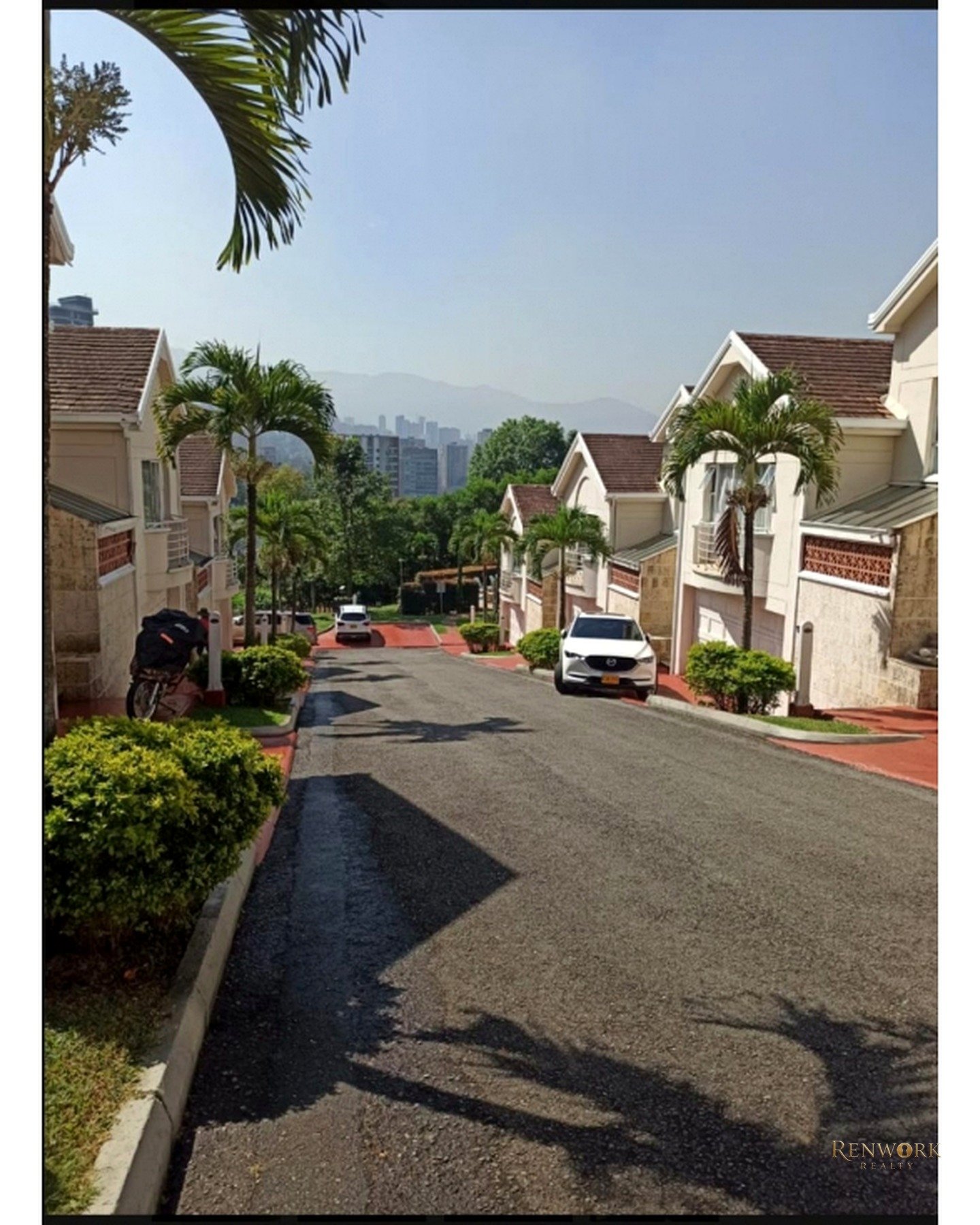 CASA EN VENTA EN EL POBLADO, CERCA INTERCONTINENTAL · foto 1