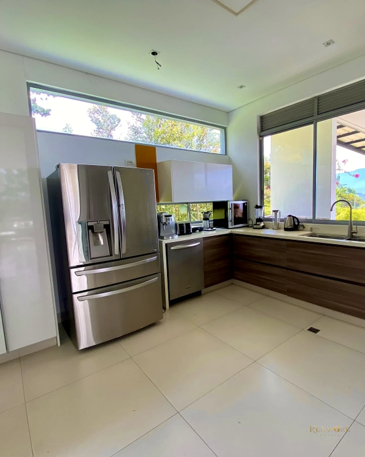 CASA EN VENTA ENVIGADO LOMA DEL ESCOBERO PARTE BAJA · foto 4