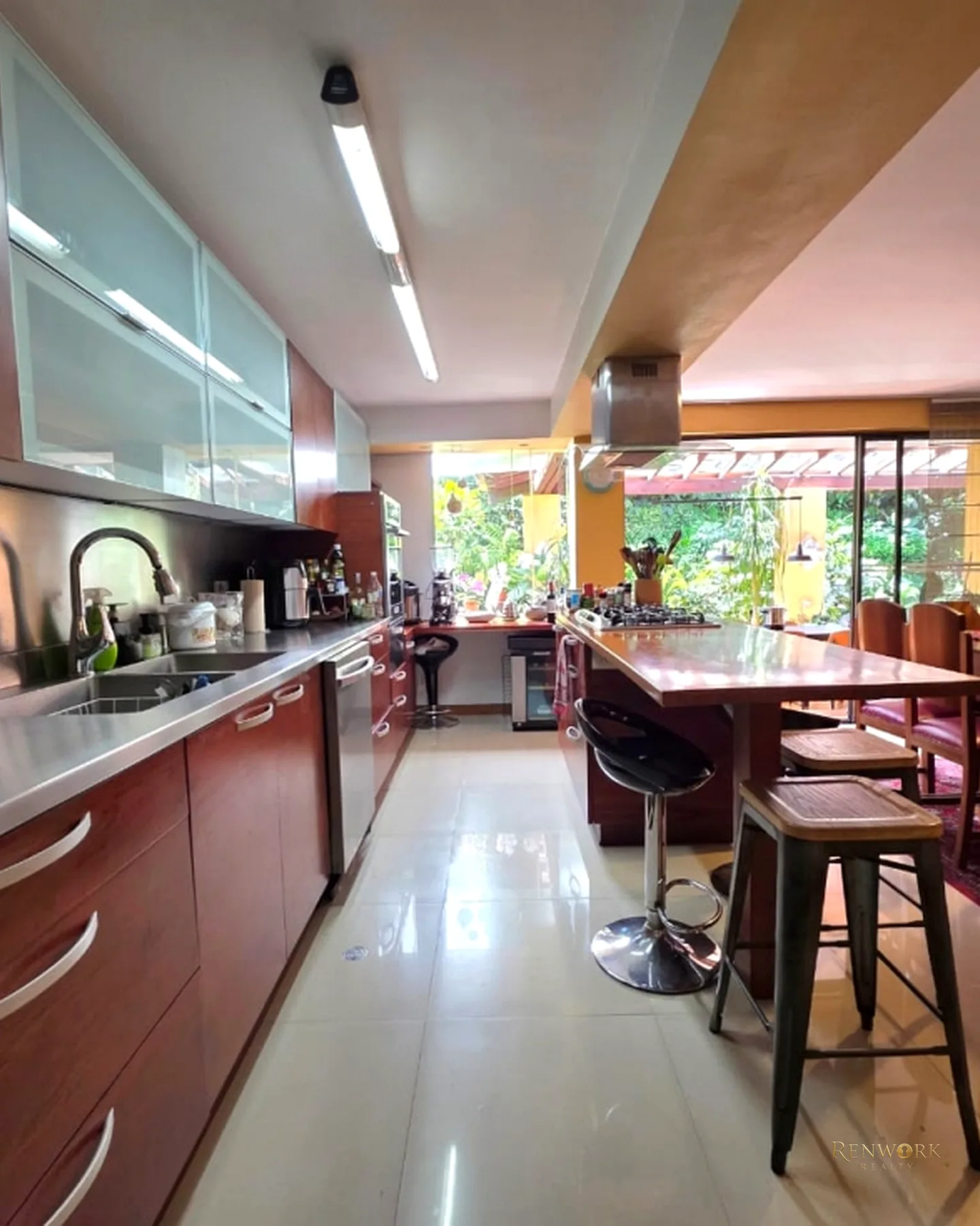 CASA EN VENTA, HERMOSA GRAN JARDÍN, EL POBLADO, LA TOMATERA · foto 2