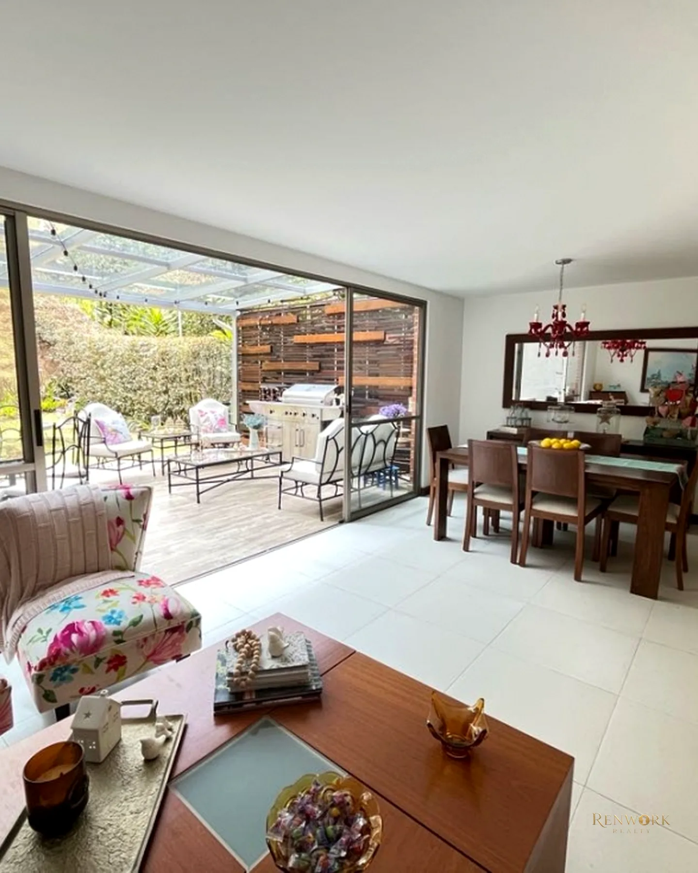 CASA ENVIGADO LOMA DEL CHOCHO 220MT2-3 ALCOBAS-TERRAZAJARDÍN-REFORMADA · foto 2