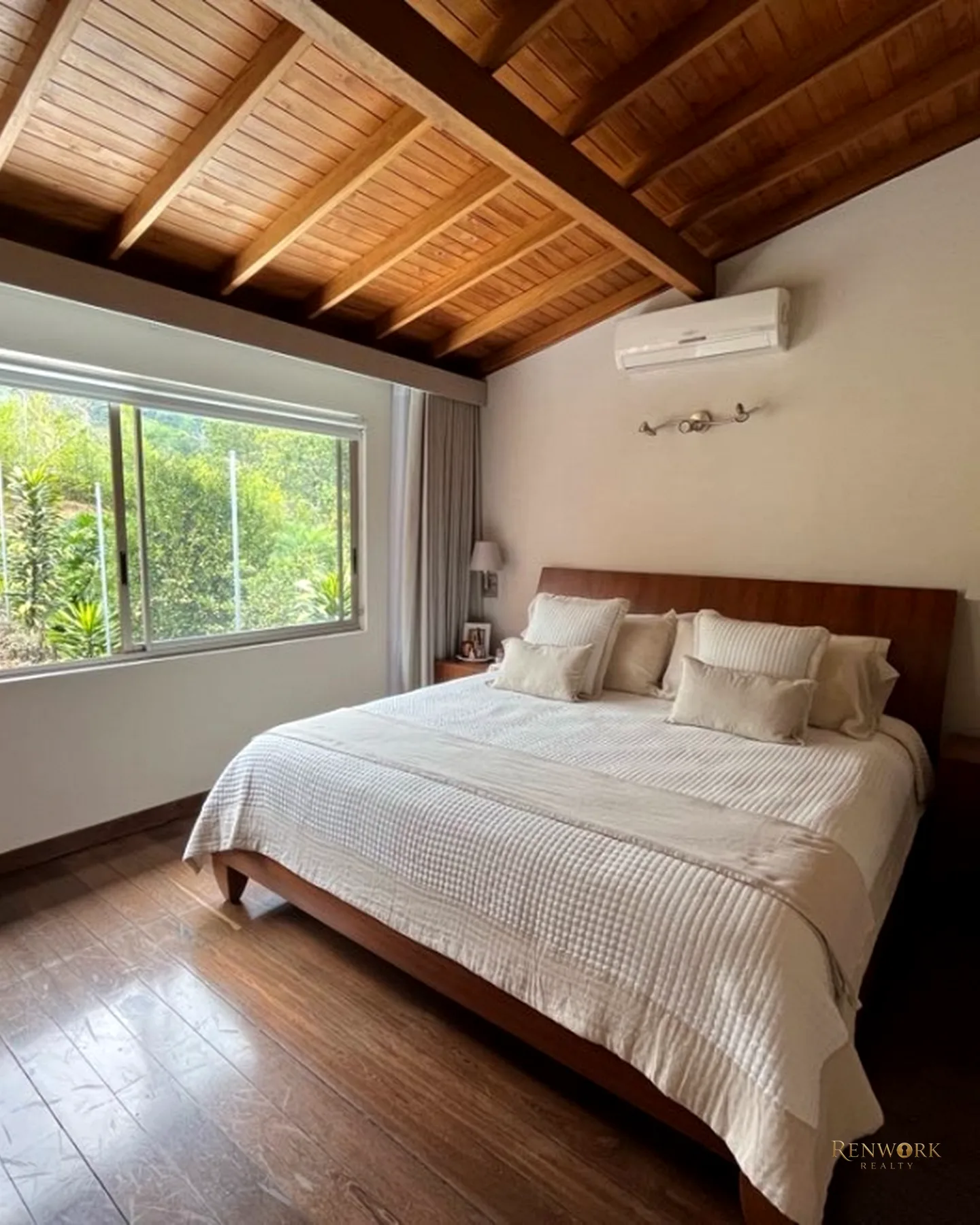 CASA ENVIGADO LOMA DEL CHOCHO 220MT2-3 ALCOBAS-TERRAZAJARDÍN-REFORMADA · foto 8
