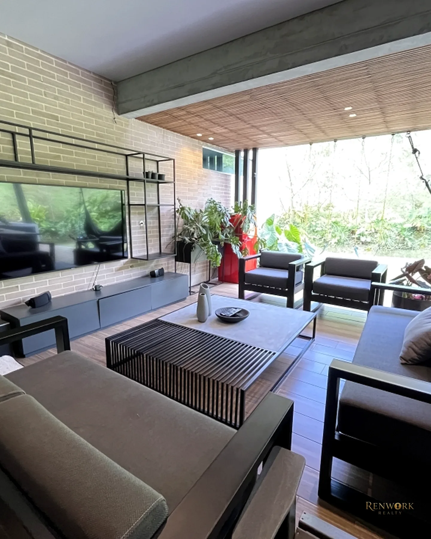 CASA ESQUINERA EN VENTA DE UN SOLO NIVEL – ALTO DE PALMAS · foto 2