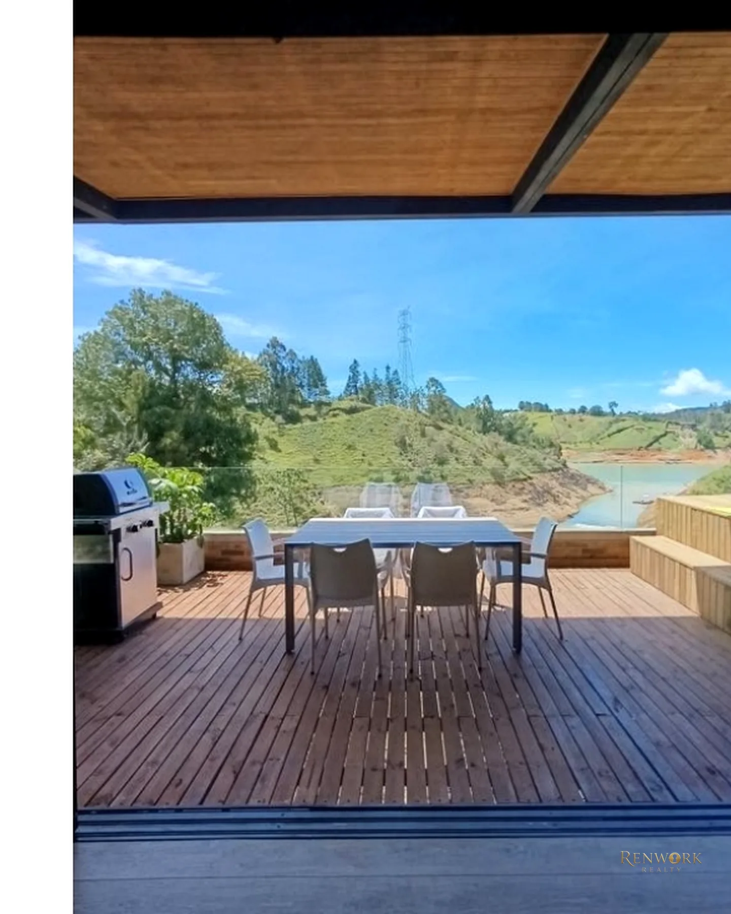 CASA FINCA EN EL PEÑOL EN UNIDAD CERRADA CON EMBALSE · foto 11