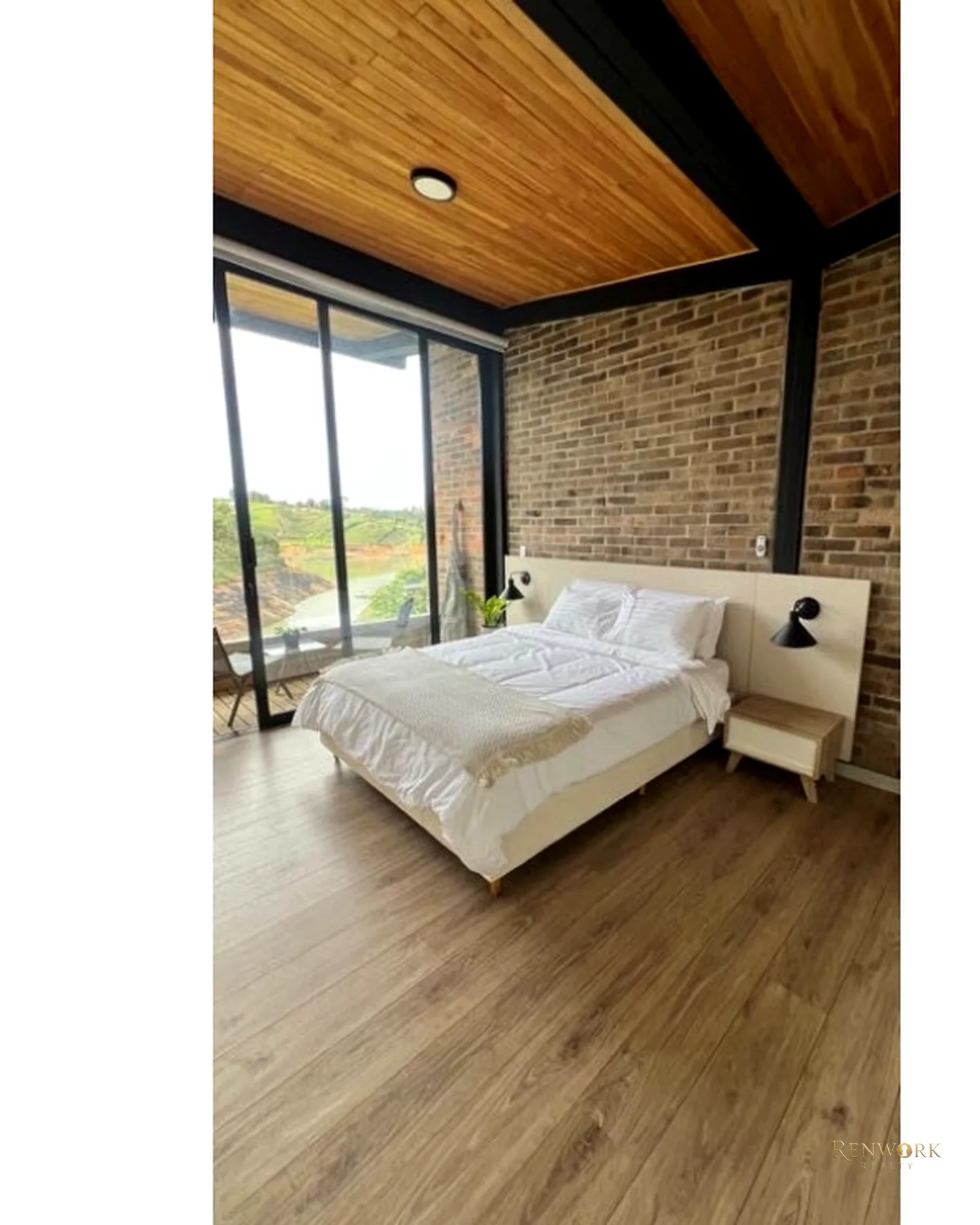 CASA FINCA EN EL PEÑOL EN UNIDAD CERRADA CON EMBALSE · foto 9