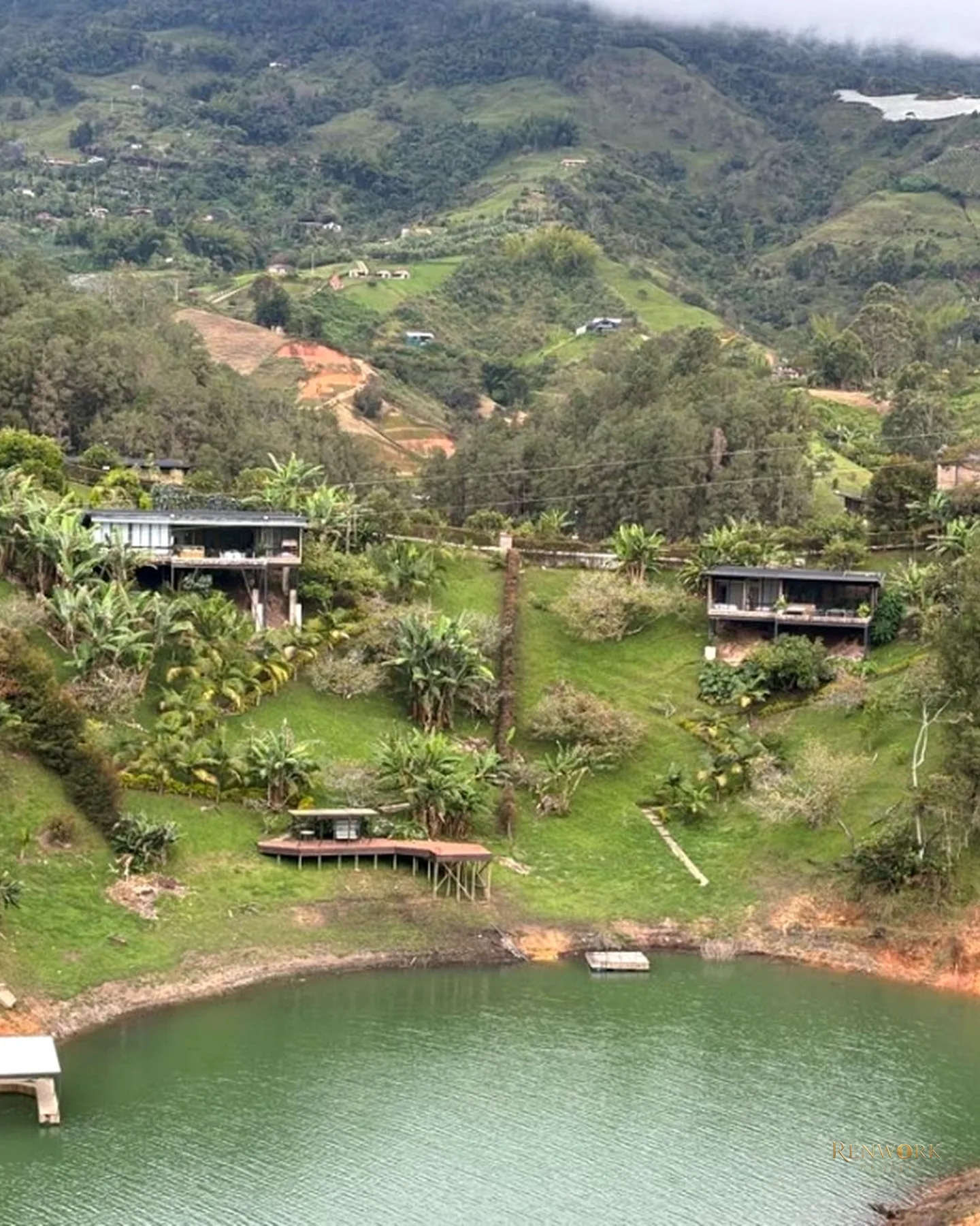 CASA FINCA EN EL PEÑOL EN UNIDAD CERRADA CON EMBALSE · foto 19