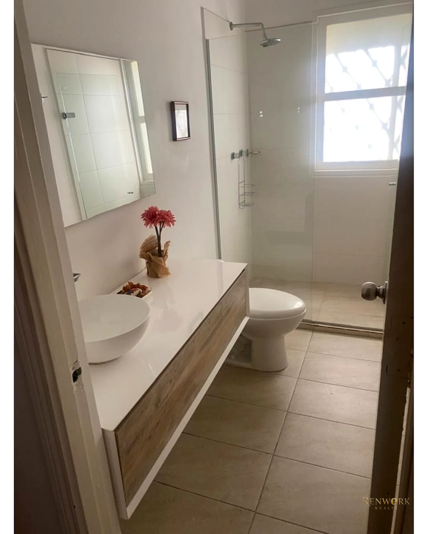 CASA LOTE EN VENTA SECTOR LAURELES ZONA ROSA · foto 9