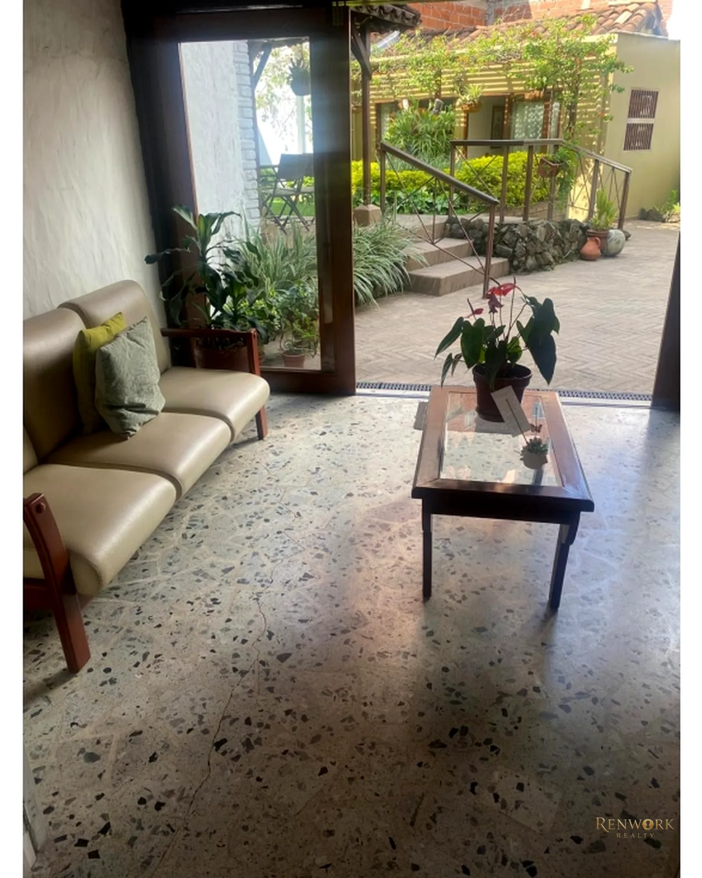 CASA LOTE EN VENTA SECTOR LAURELES ZONA ROSA · foto 4