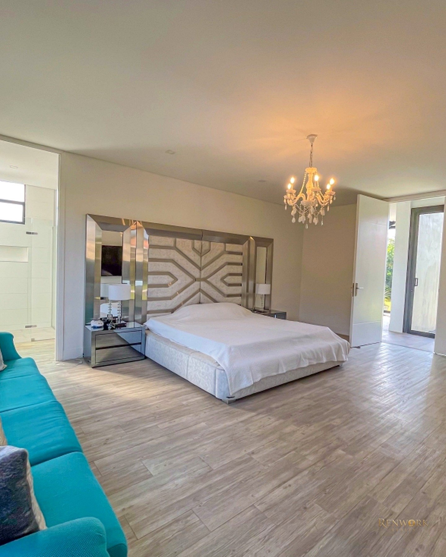 CASA MODERNA CON ACABADOS DE LUJO Y ASCENSOR EN LLANOGRANDE · foto 13
