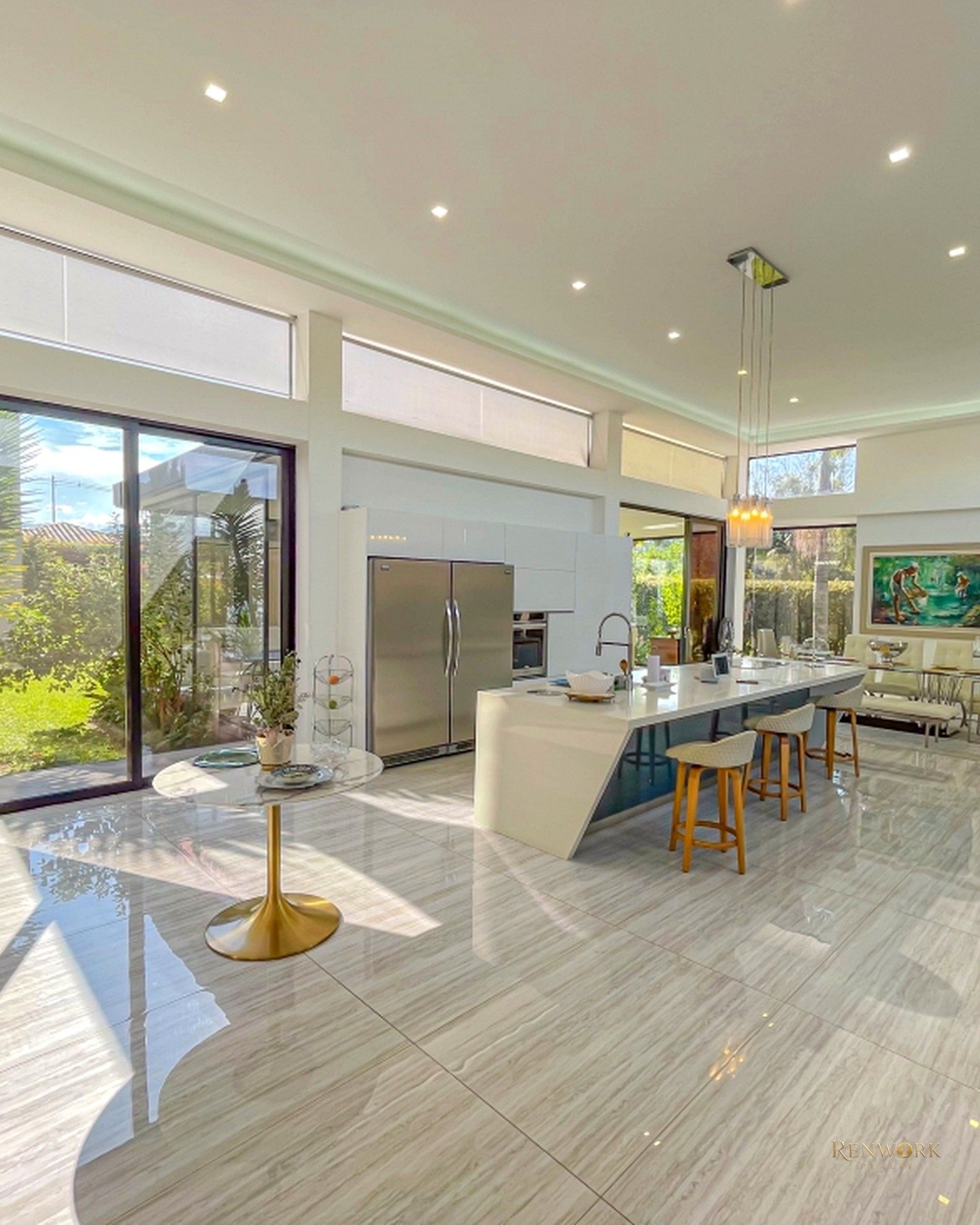 CASA MODERNA CON ACABADOS DE LUJO Y ASCENSOR EN LLANOGRANDE · foto 4