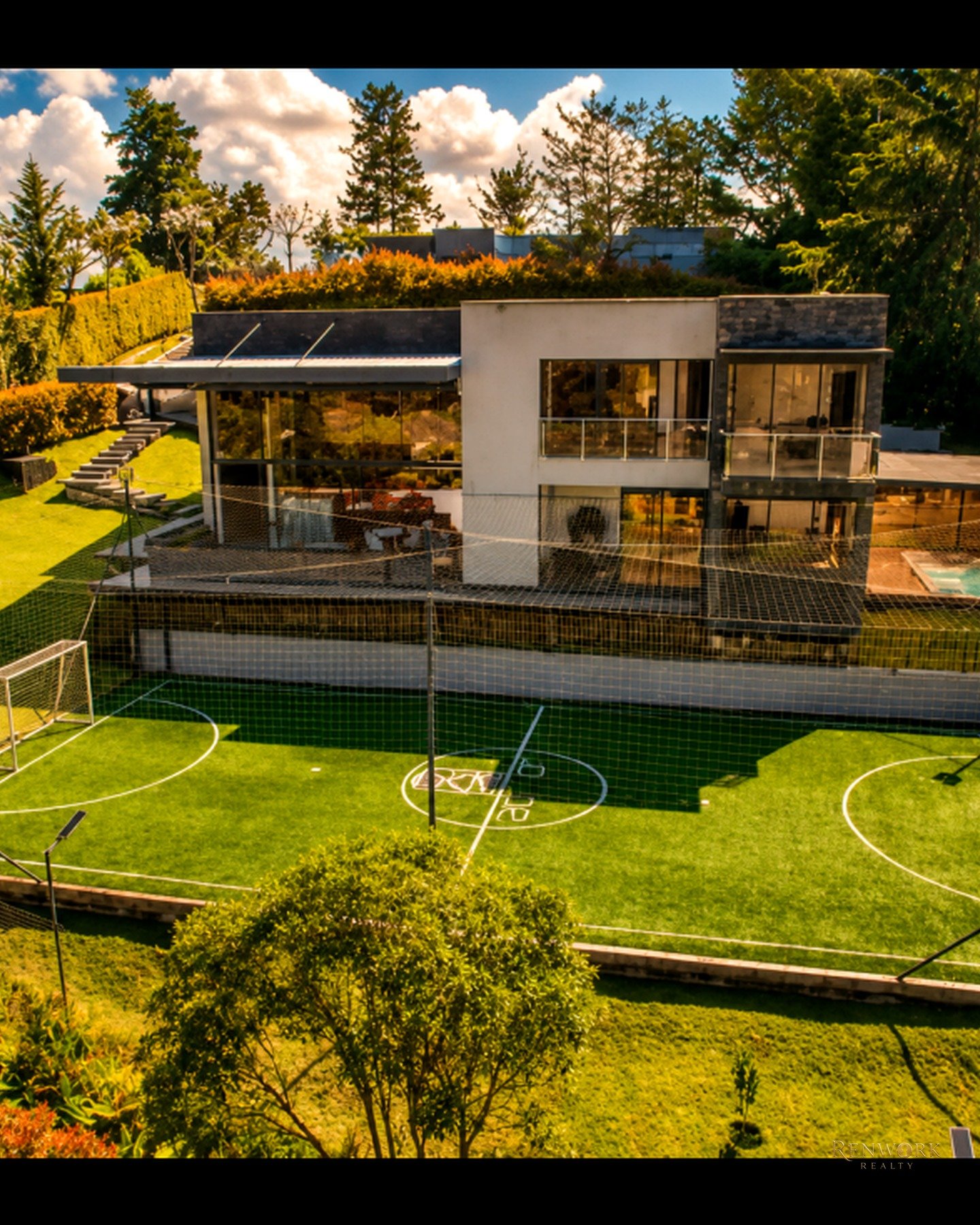 CASA MODERNA CON CANCHA SINTETICA EN LAS PALMAS · foto 3
