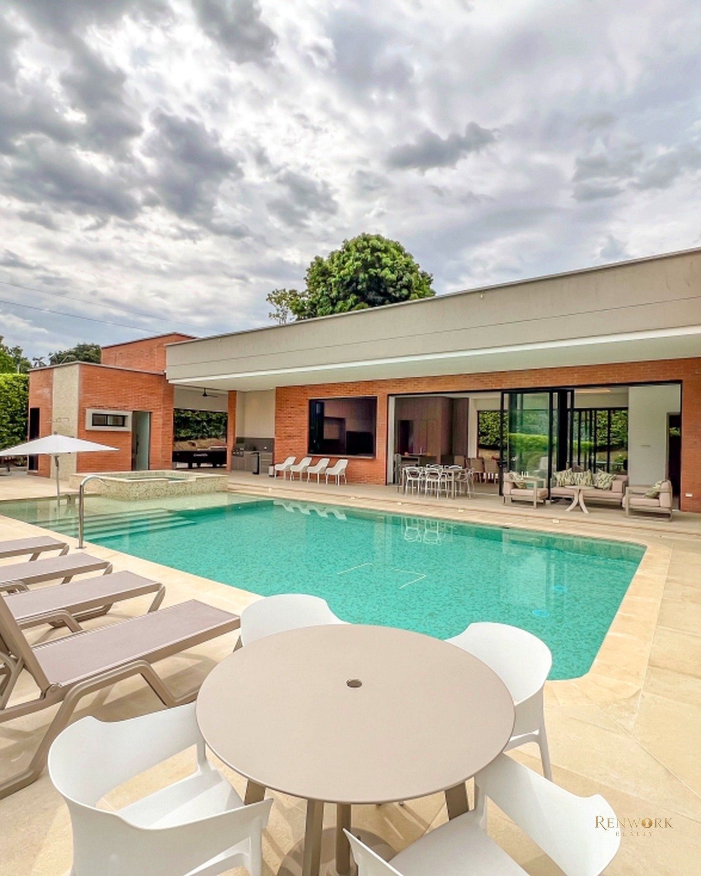CASA MODERNA DEN SAN JERONIMO, PISCINA 6 HABITACIONES · foto 2