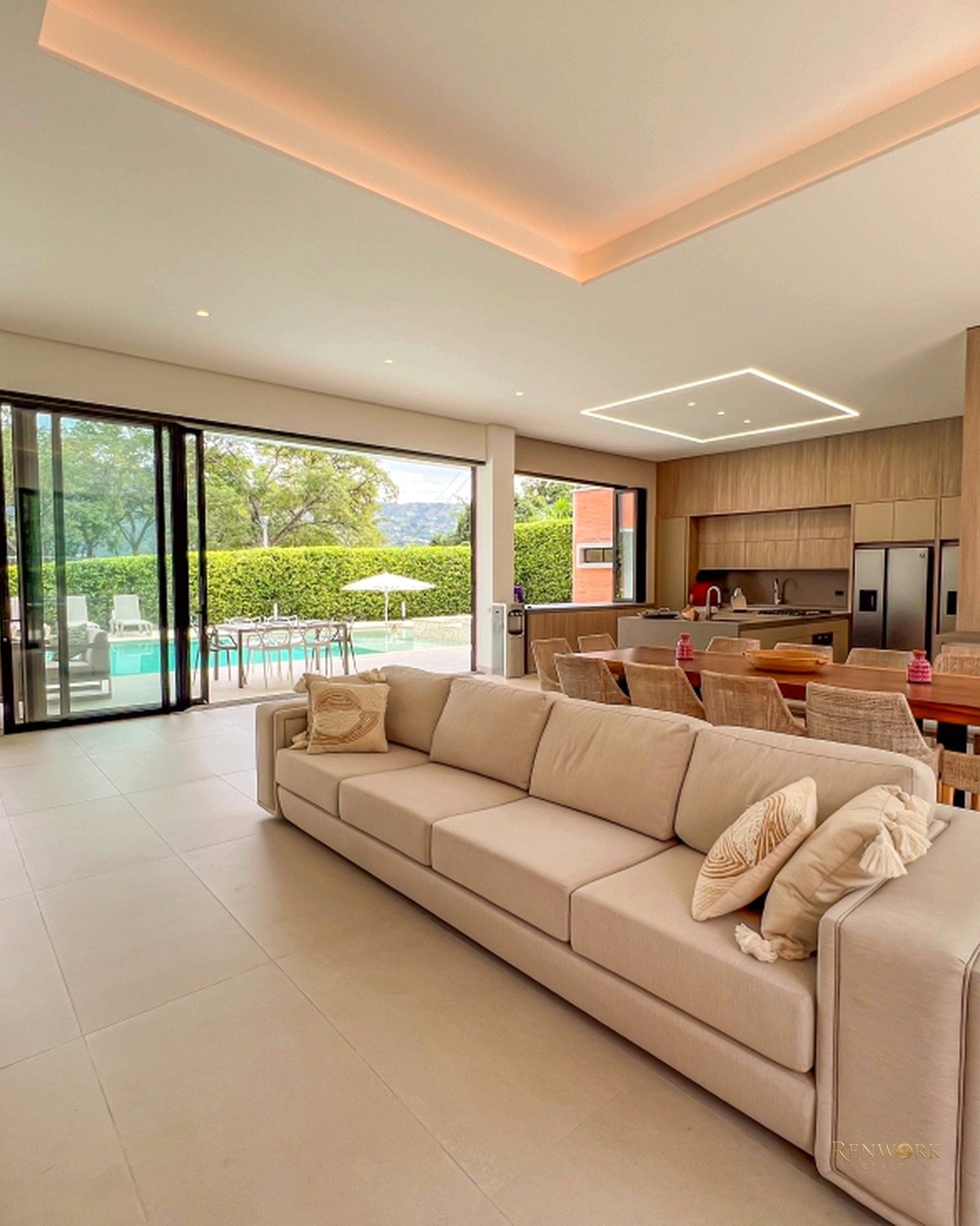 CASA MODERNA DEN SAN JERONIMO, PISCINA 6 HABITACIONES · foto 5