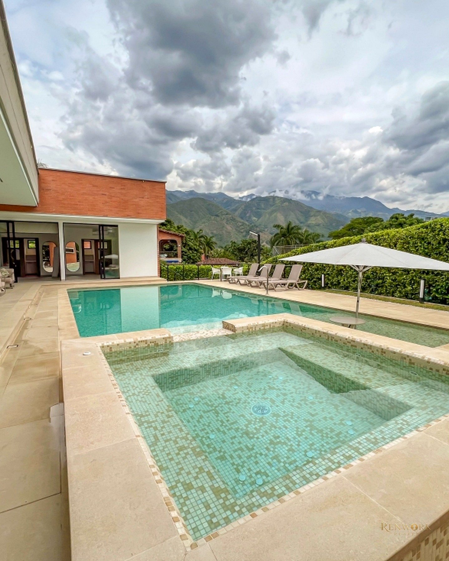 CASA MODERNA DEN SAN JERONIMO, PISCINA 6 HABITACIONES · foto 3
