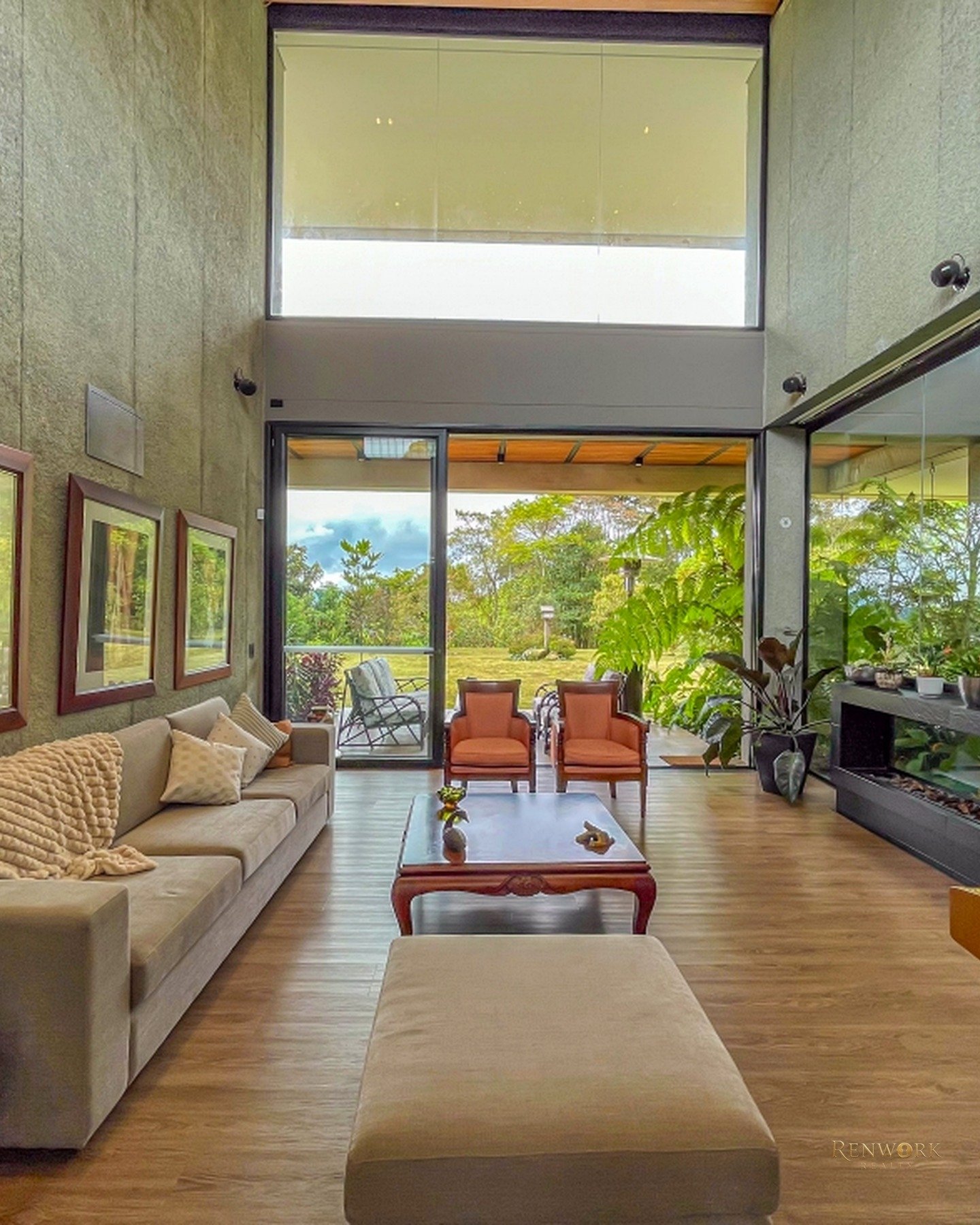 CASA MODERNA EN EL ALTO DE PALMAS LOTE PLANO · foto 11