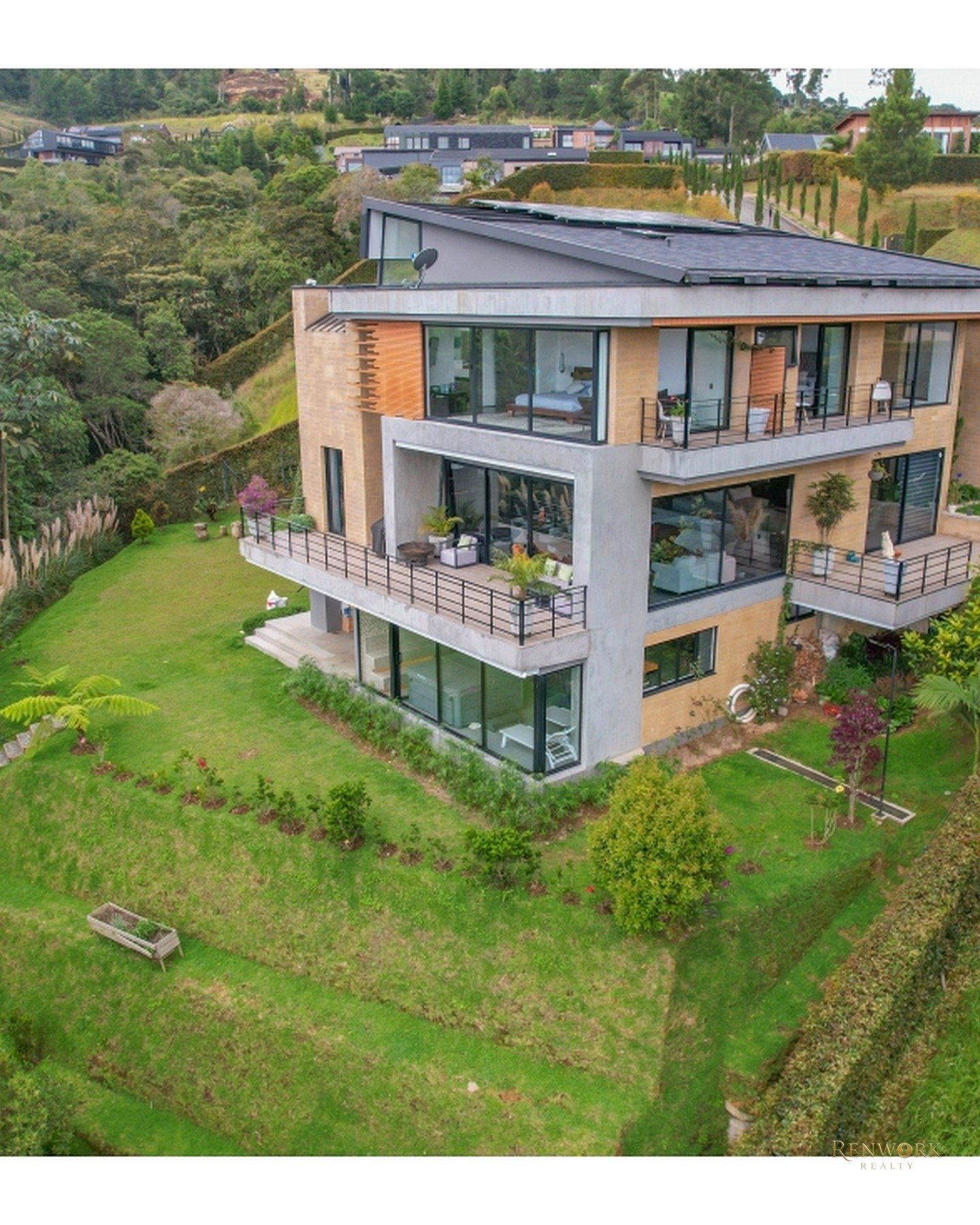 Vista de CASA MODERNA EN LAS PALMAS, UNICA EN SU ESTILO.