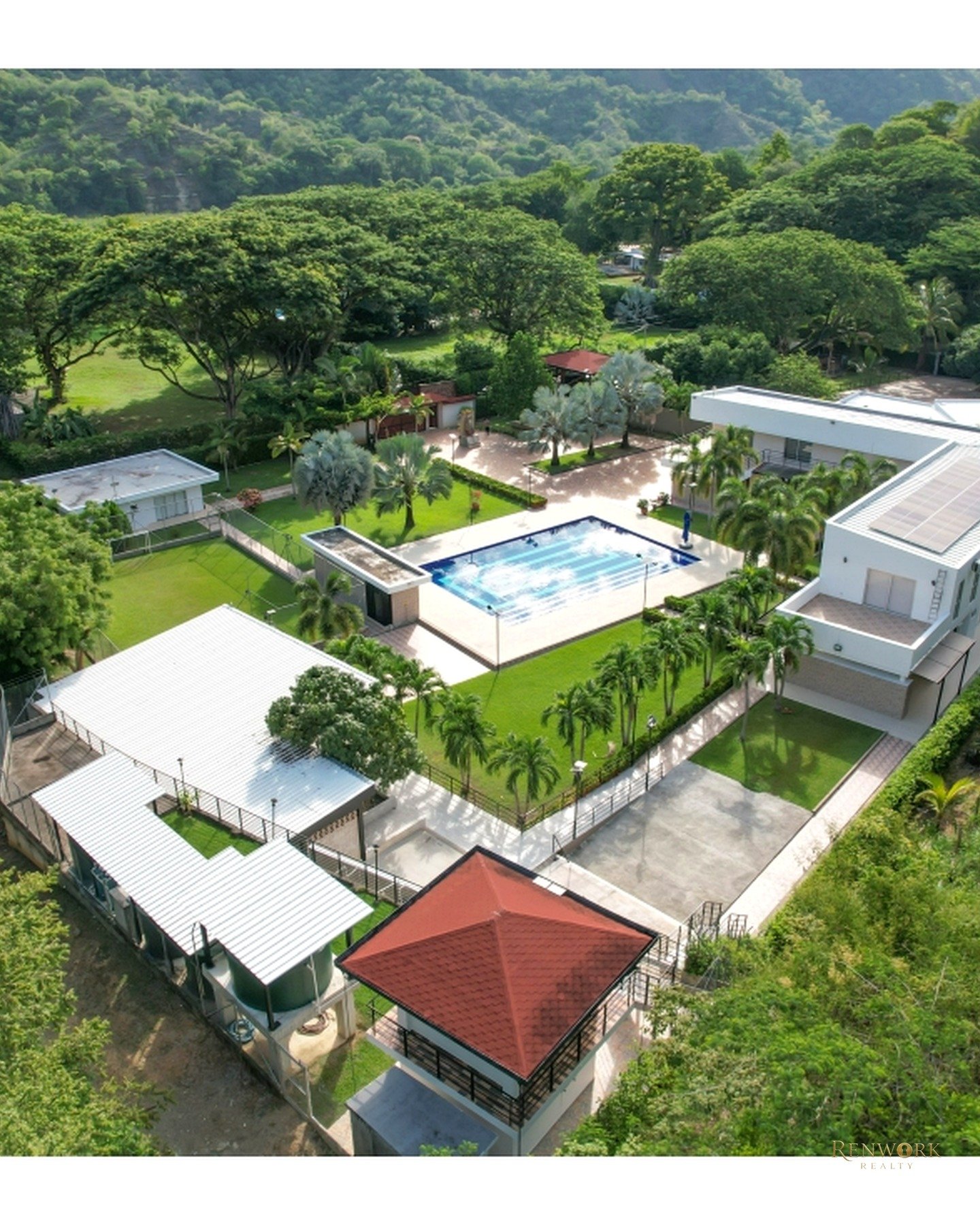 CASA MODERNA EN SAN JERONIMO 12 HABITACIONES PISCINA · foto 1