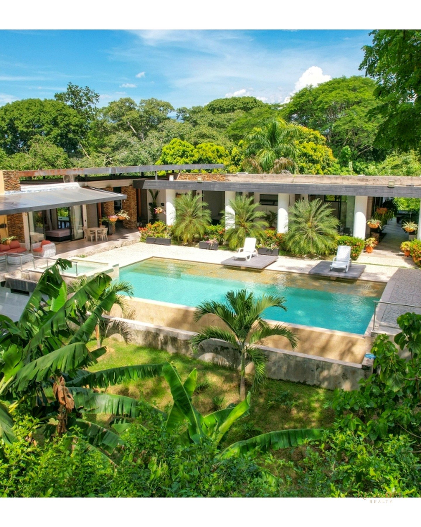 Vista de CASA MODERNA EN SANTA FE DE ANTIOQUIA, 6 HABITACIONES PISCINA