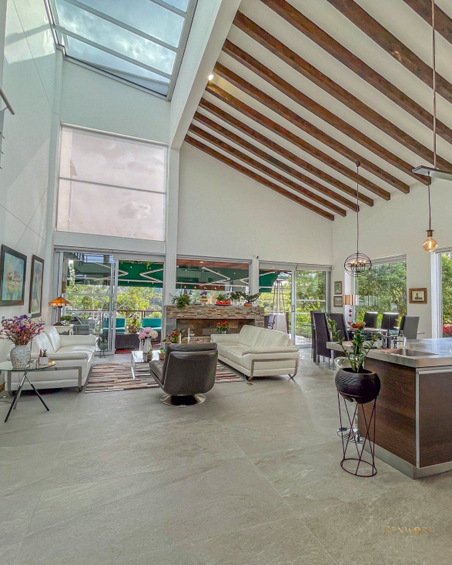 CASA MODERNA FAMILIAR EN EL RETIRO CON BOSQUE Y RIO · foto 6