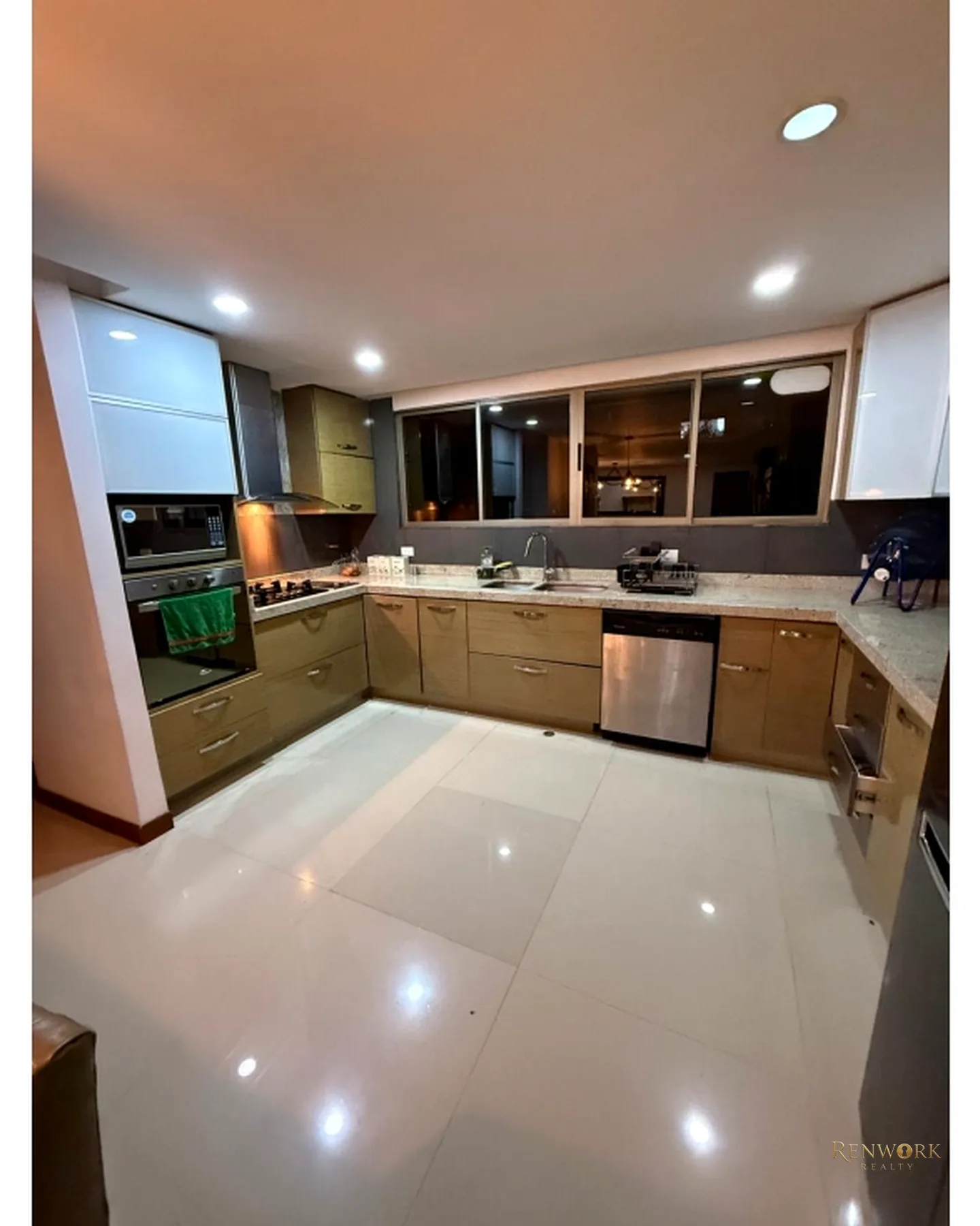 CASA PARA LA VENTA EN EEL SECTOR DEL CARMELO, SABANETA · foto 2