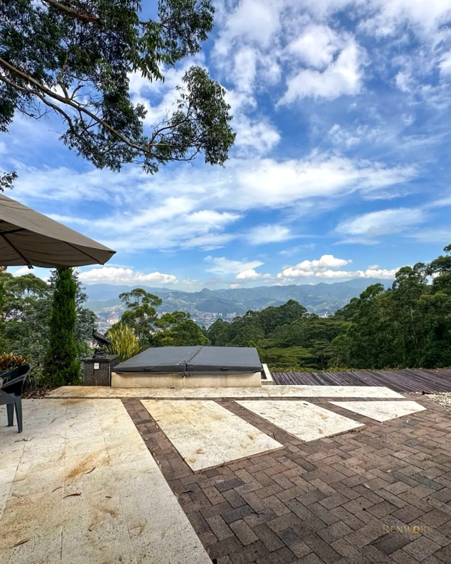CASA PARA LA VENTA EN EL POBLADO, EN UNIDAD CERRADA · foto 14