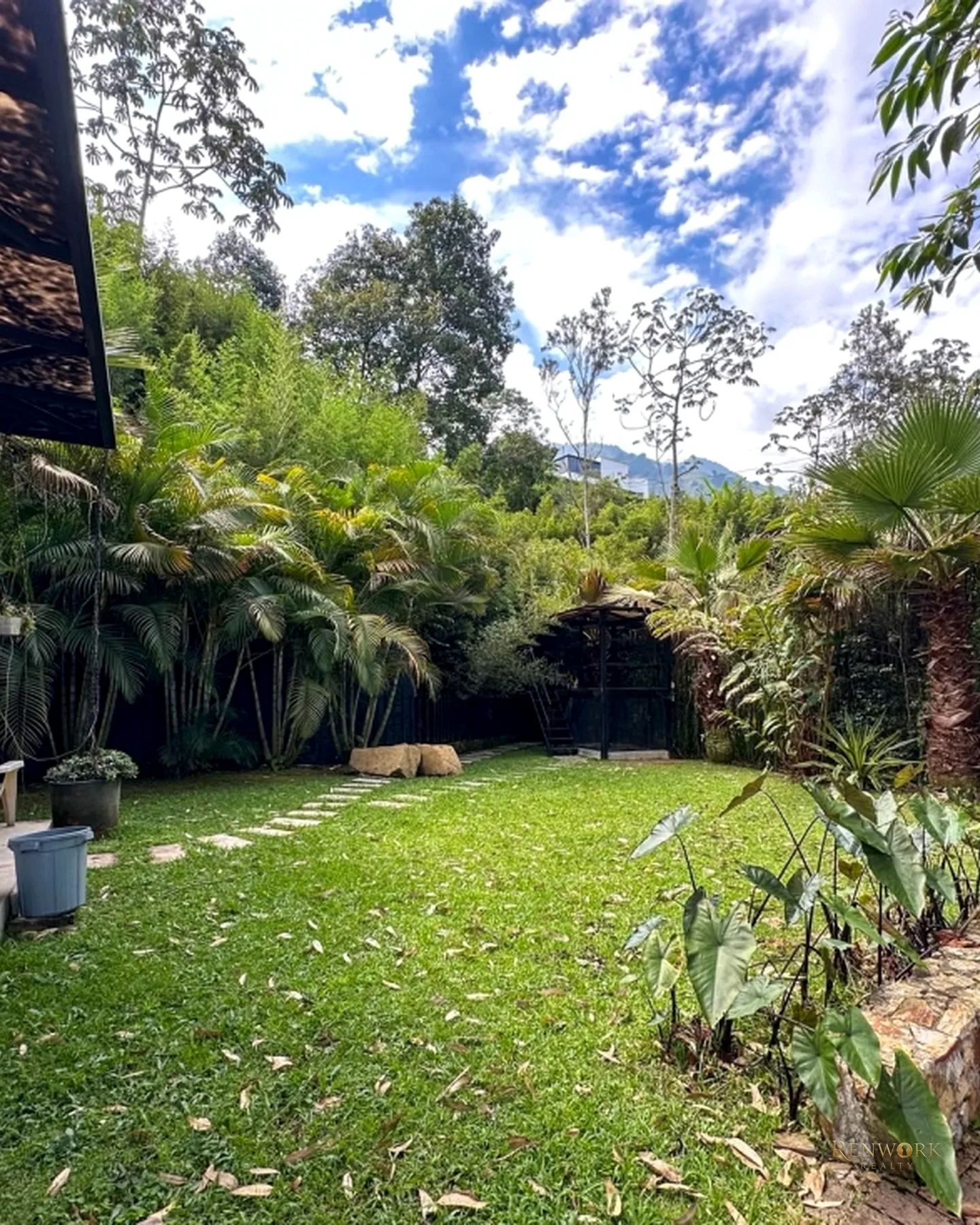 CASA PARA LA VENTA EN EL POBLADO, EN UNIDAD CERRADA · foto 16