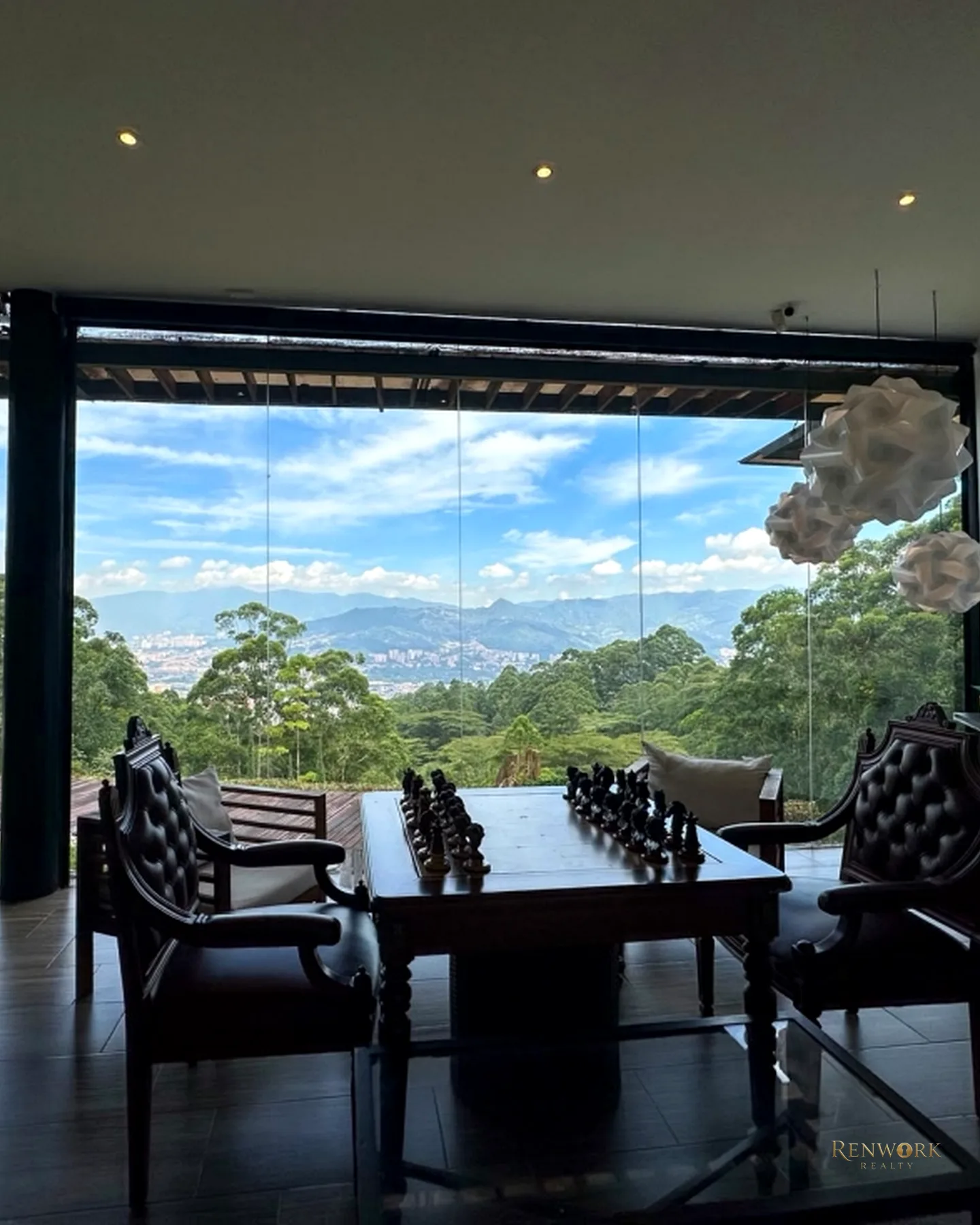 CASA PARA LA VENTA EN EL POBLADO, EN UNIDAD CERRADA · foto 4