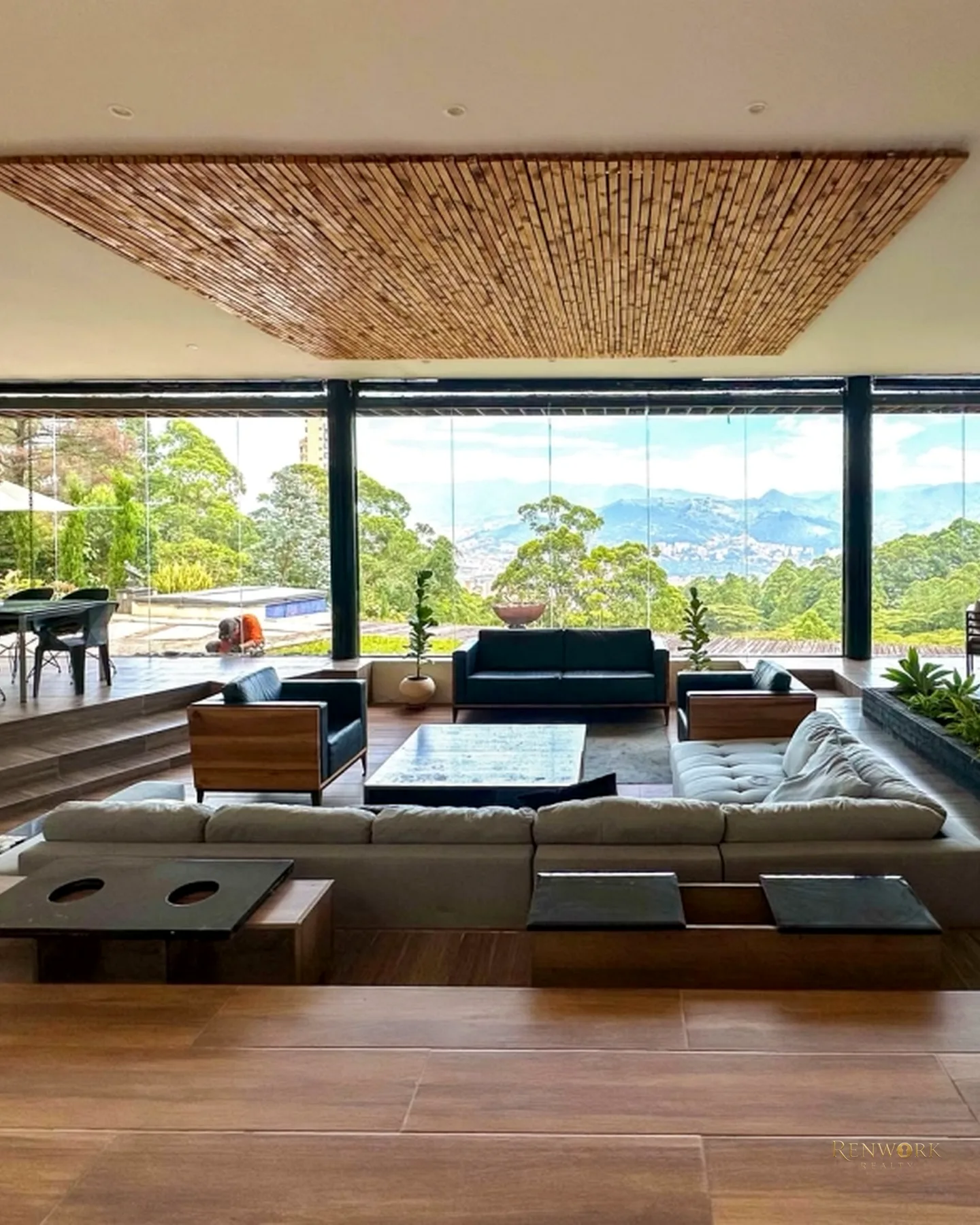 CASA PARA LA VENTA EN EL POBLADO, EN UNIDAD CERRADA · foto 1