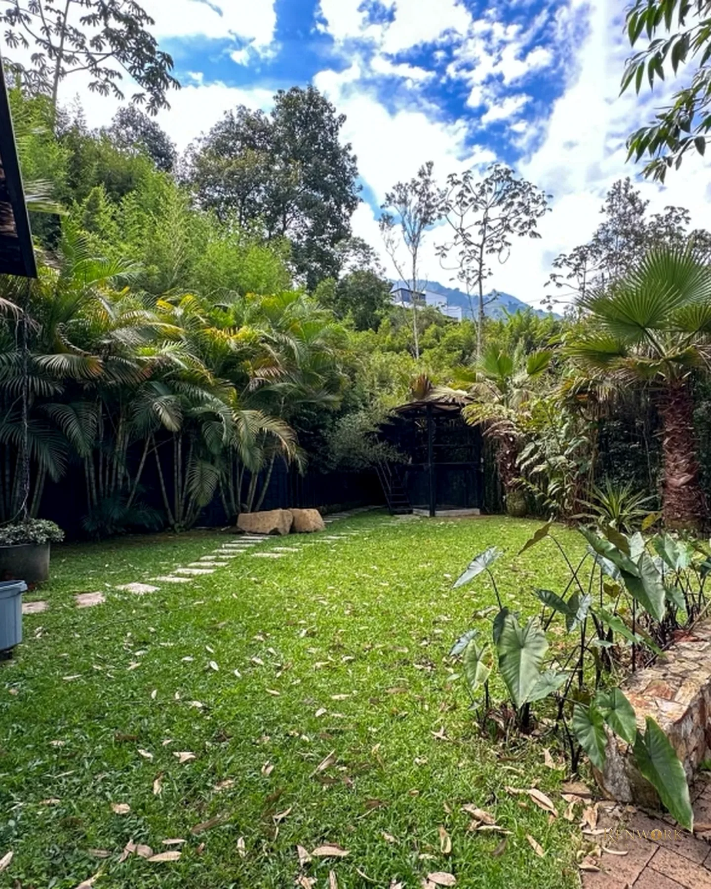 CASA PARA LA VENTA EN EL POBLADO, EN UNIDAD CERRADA · foto 19