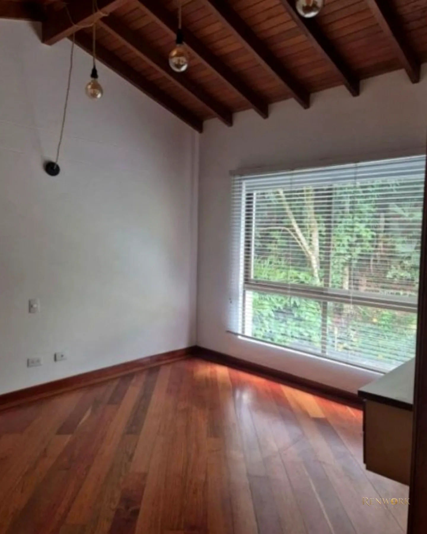 CASA PARA LA VENTA EN ENVIGADO TRANSVERSAL INTERMEDIA · foto 8