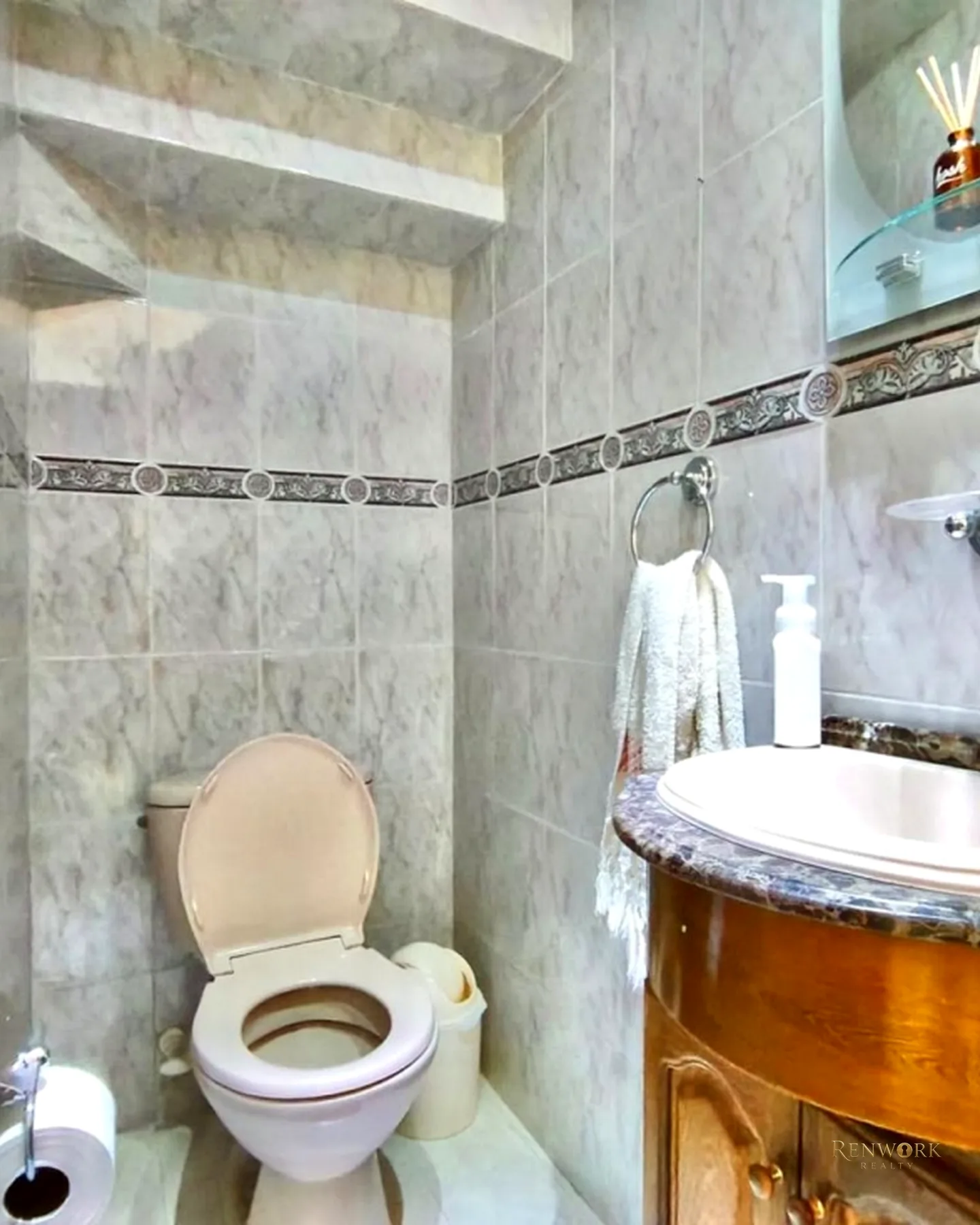 CASA PARA LA VENTA EN LAURELES, SECTOR ESTADIO · foto 9
