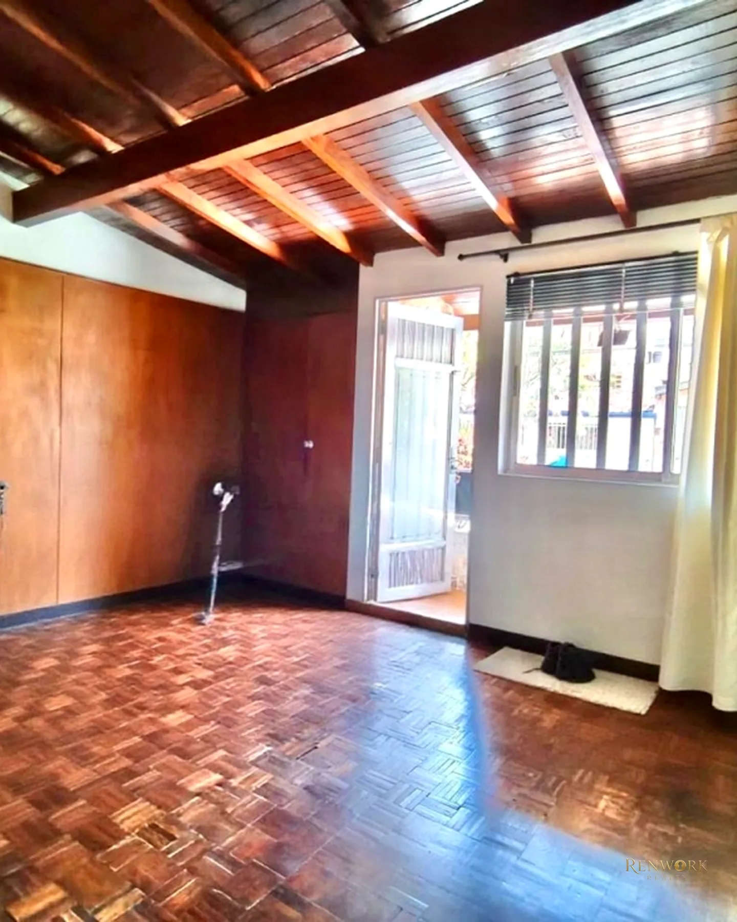CASA PARA LA VENTA EN LAURELES, SECTOR ESTADIO · foto 11