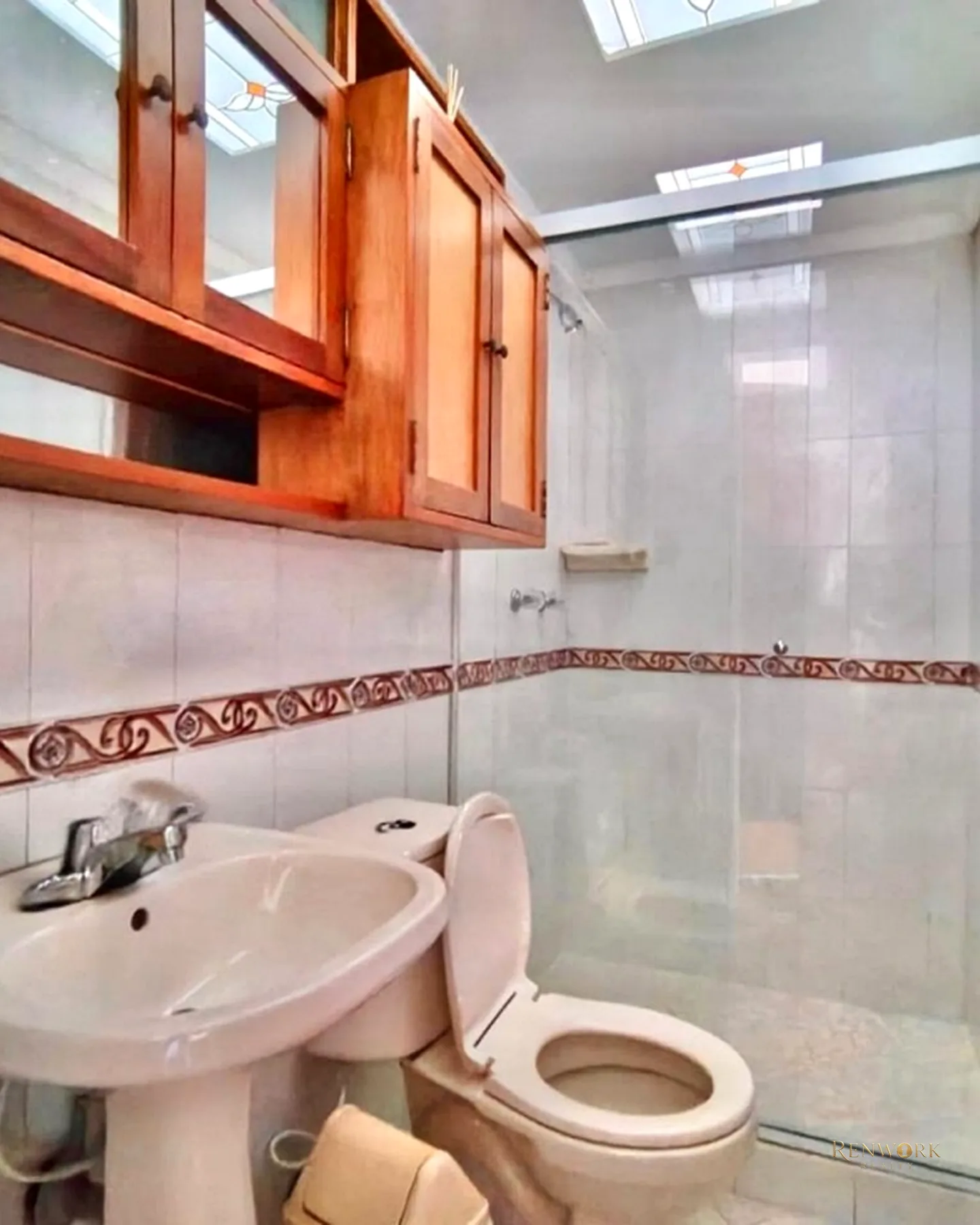 CASA PARA LA VENTA EN LAURELES, SECTOR ESTADIO · foto 10