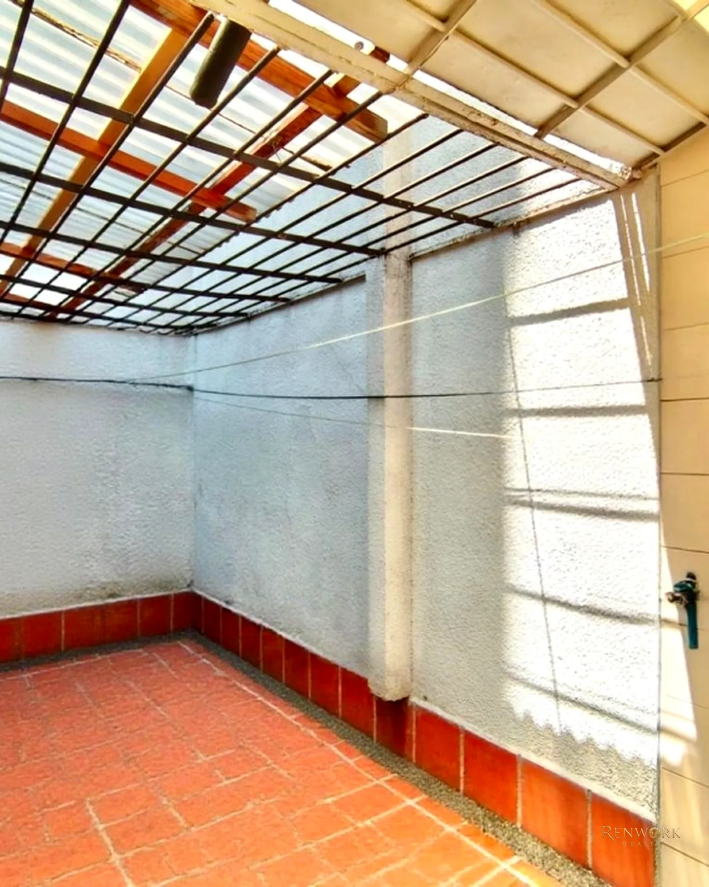 CASA PARA LA VENTA EN LAURELES, SECTOR ESTADIO · foto 12
