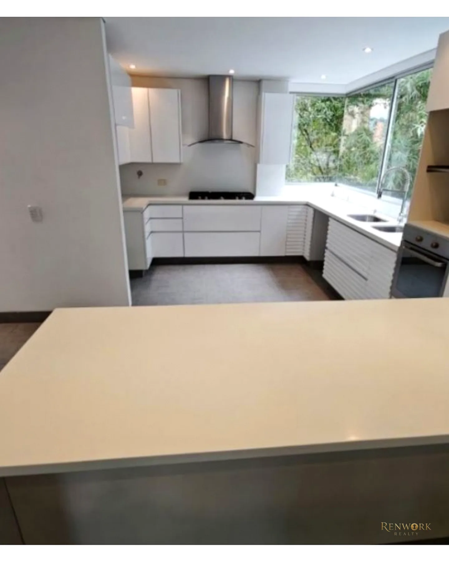 CASA PARA LA VENTA EN SABANETA SAN REMO · foto 3