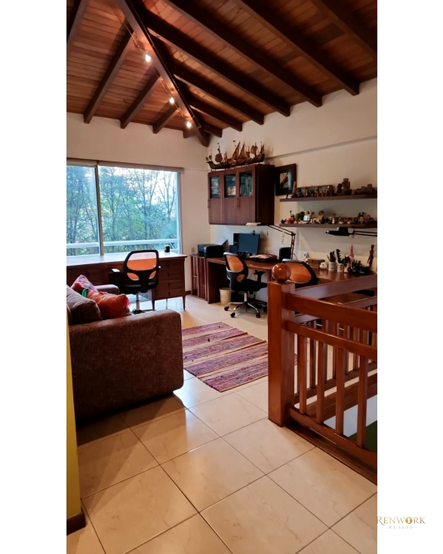 CASA PARA LA VENTA EN SAN LUCAS, FRENTE AL MALL, POBLADO · foto 3