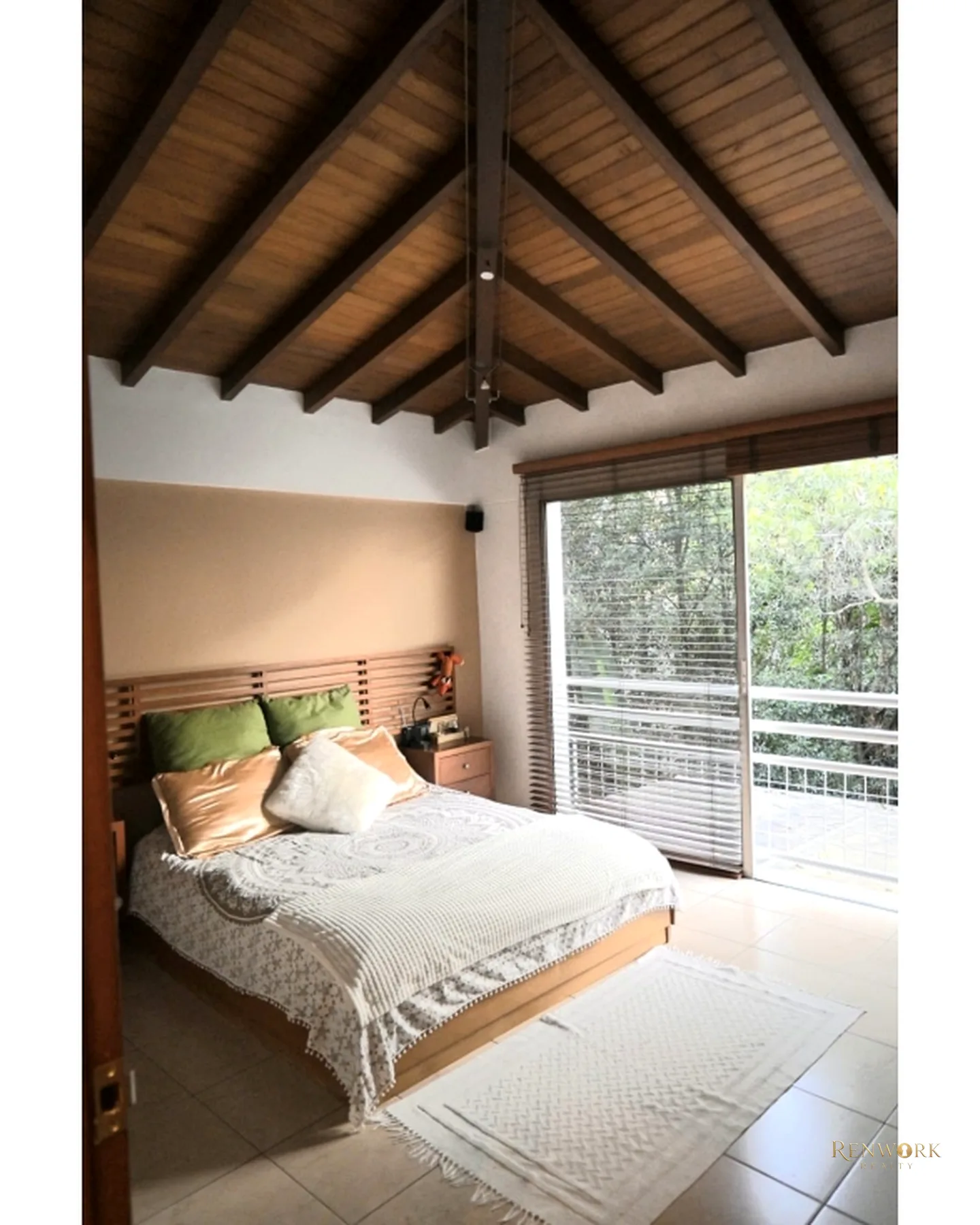 CASA PARA LA VENTA EN SAN LUCAS, FRENTE AL MALL, POBLADO · foto 12
