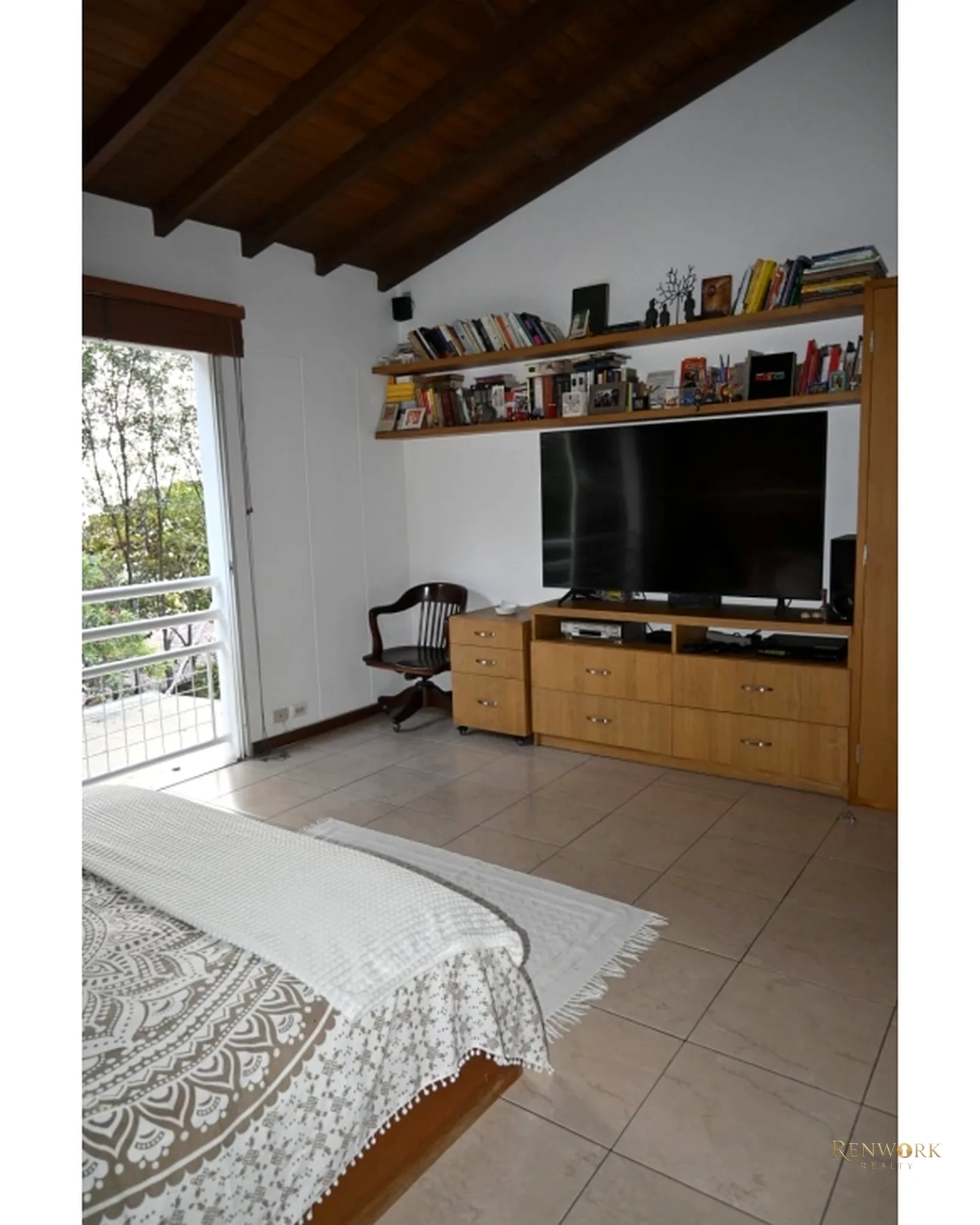 CASA PARA LA VENTA EN SAN LUCAS, FRENTE AL MALL, POBLADO · foto 16