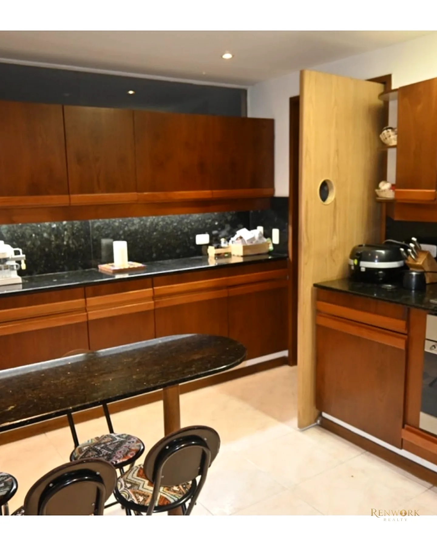 CASA PARA LA VENTA EN SAN LUCAS, FRENTE AL MALL, POBLADO · foto 9