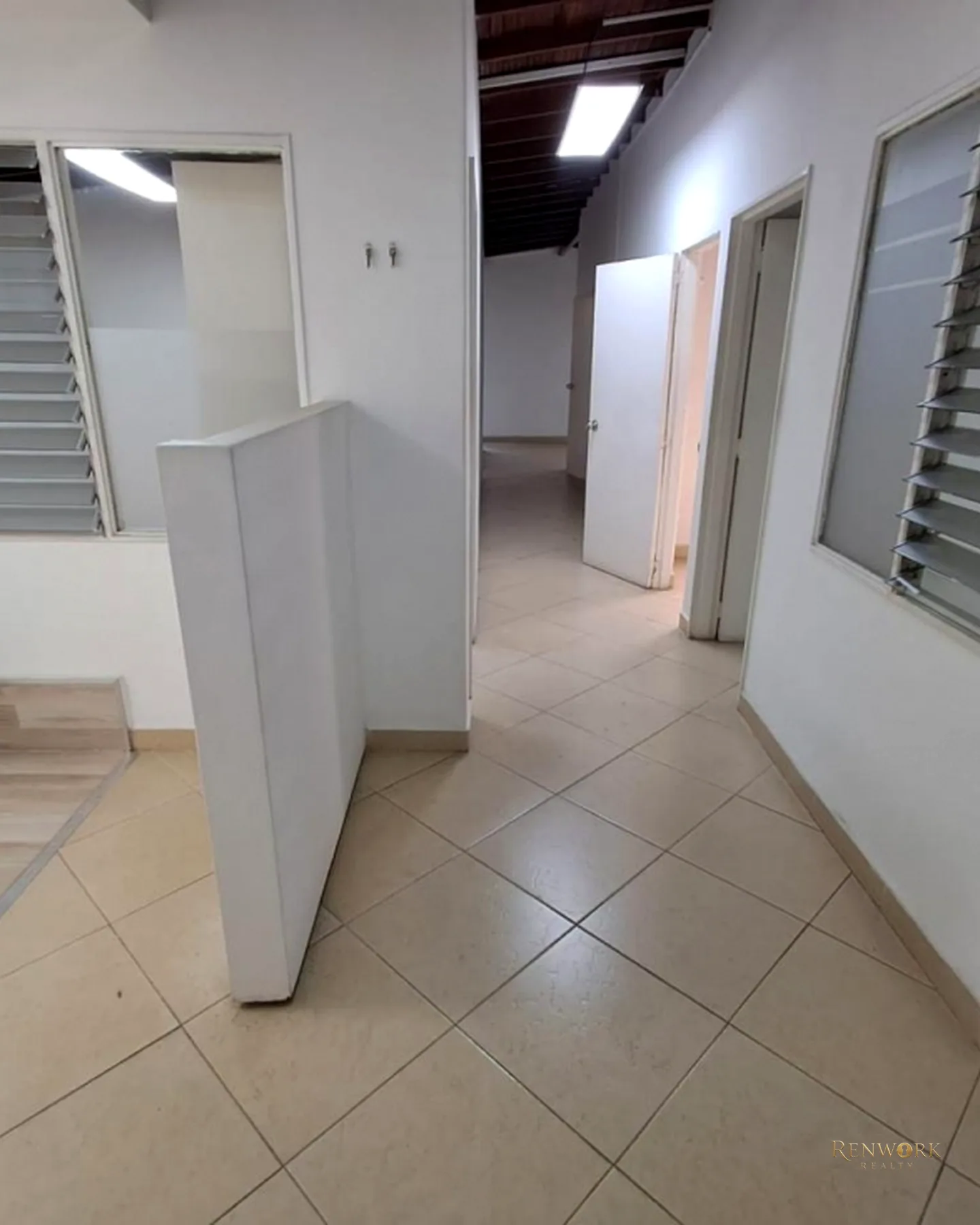 CASA PARA LA VENTA EN SURAMERICANA · foto 2