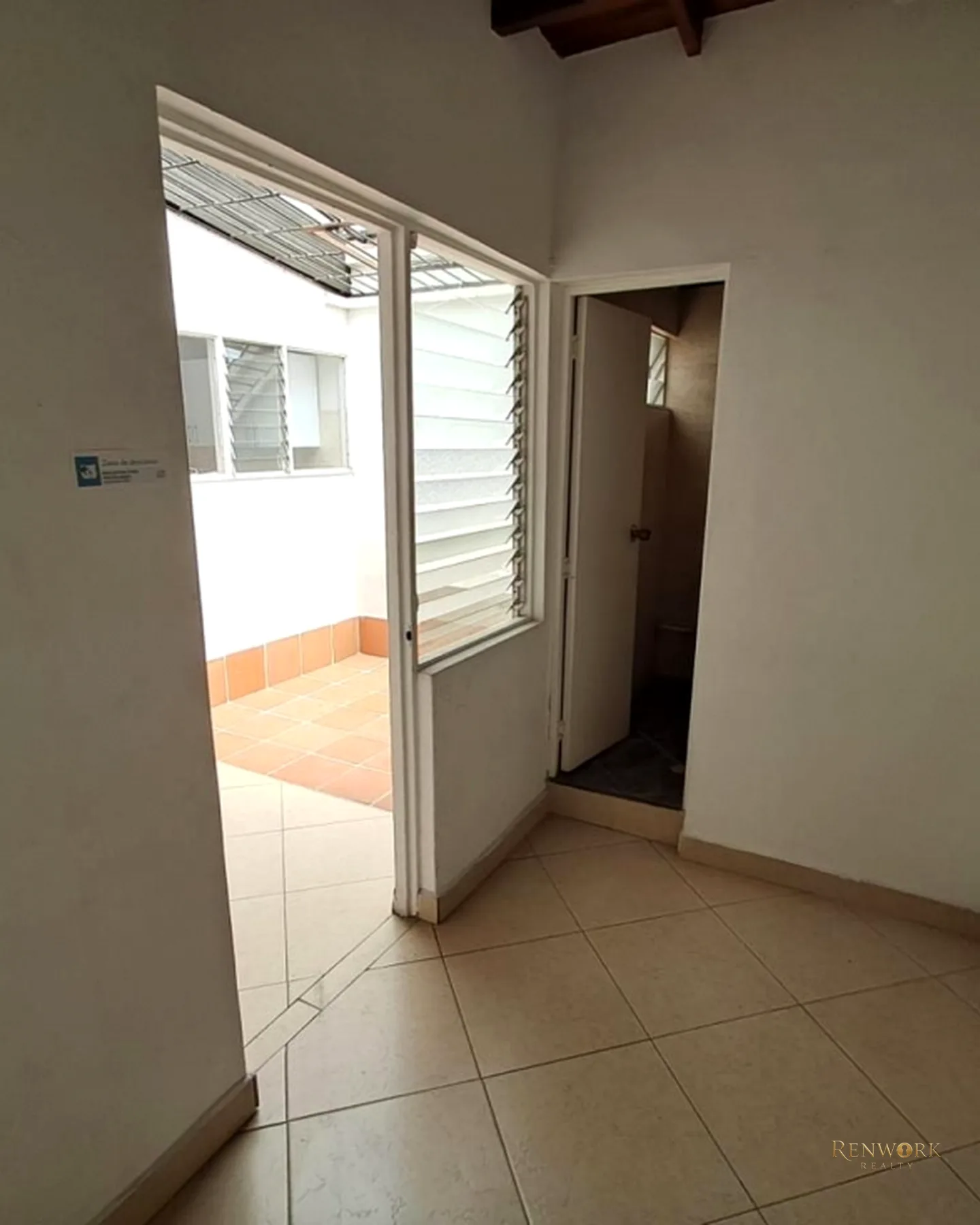CASA PARA LA VENTA EN SURAMERICANA · foto 5