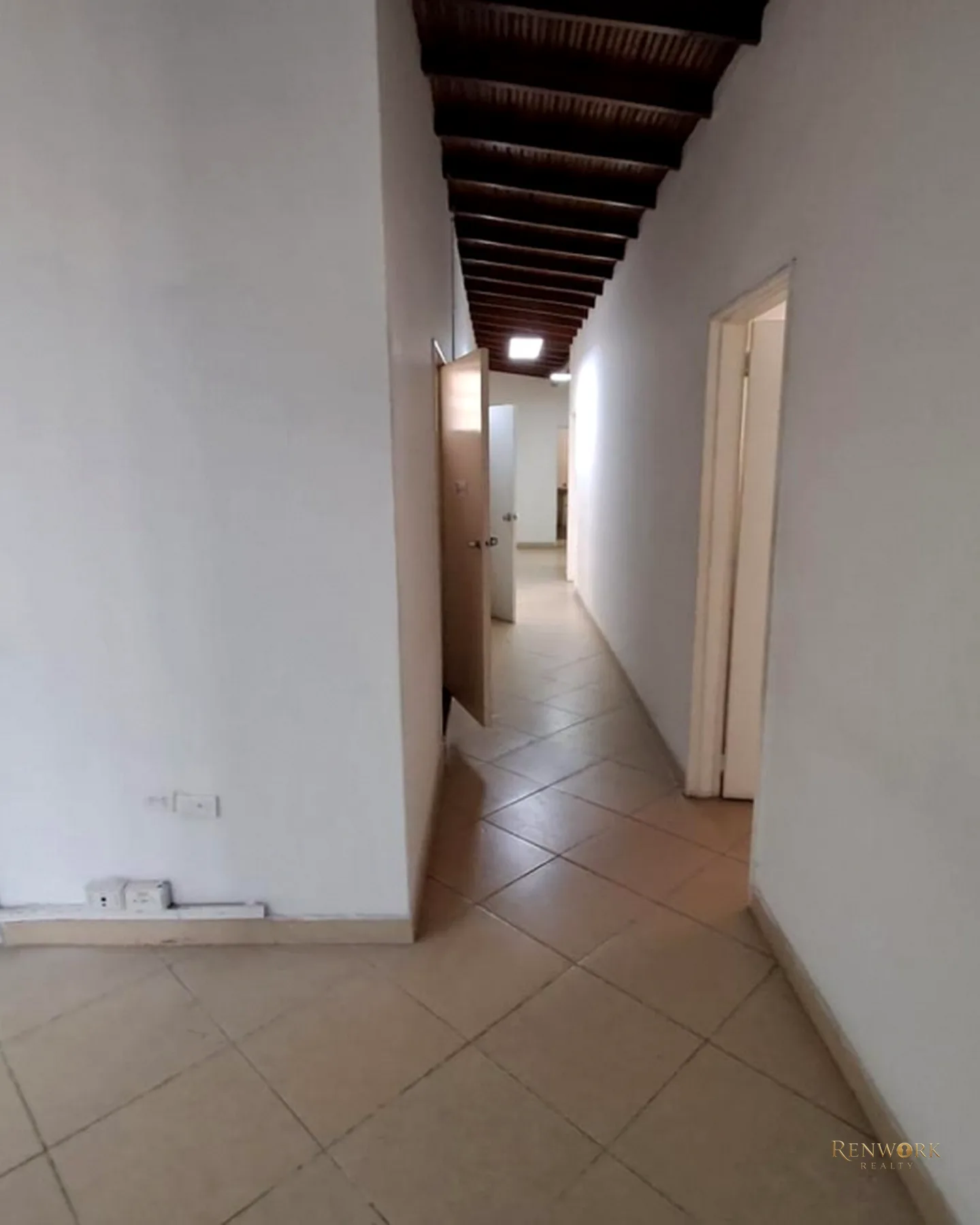 CASA PARA LA VENTA EN SURAMERICANA · foto 6