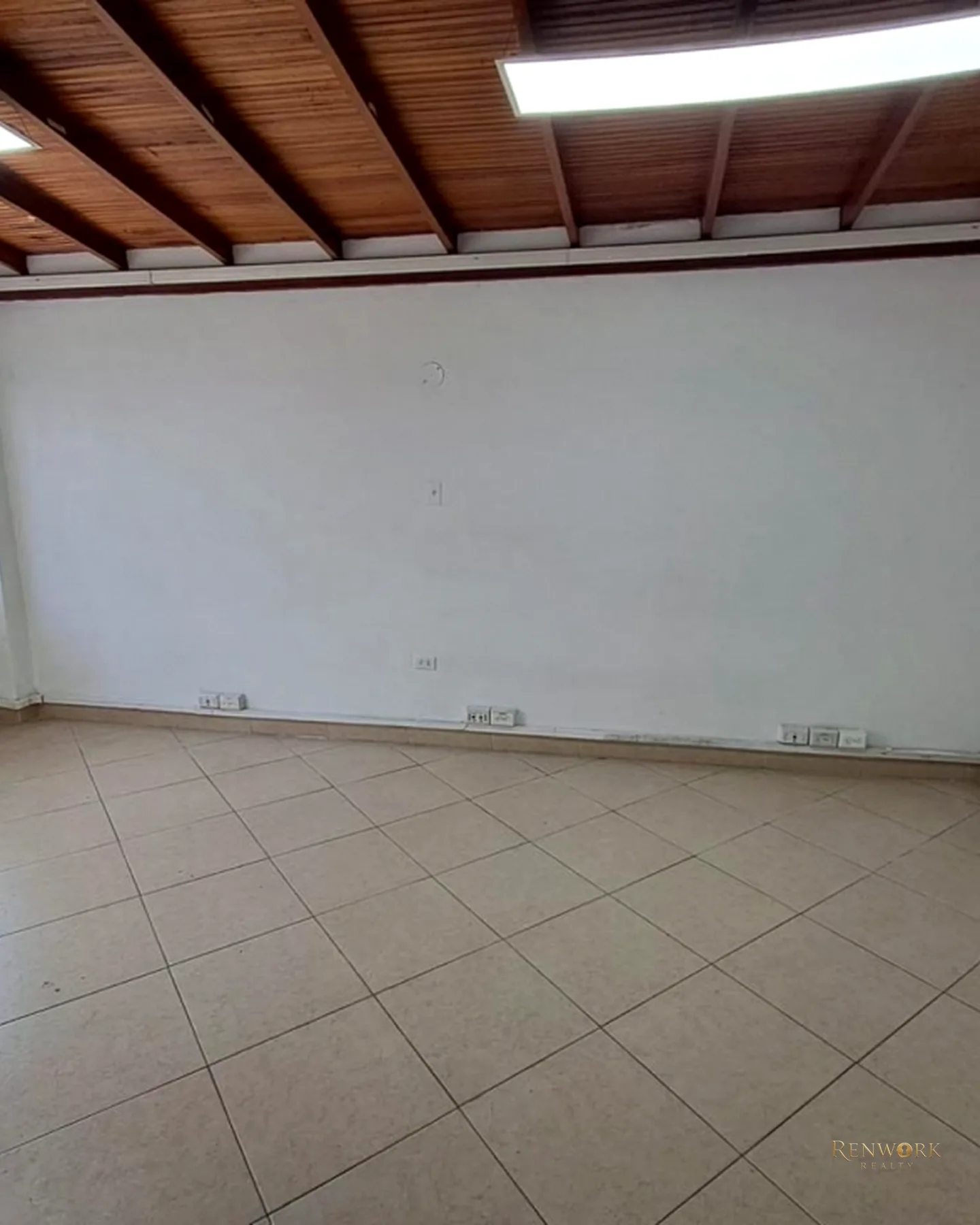 CASA PARA LA VENTA EN SURAMERICANA · foto 7