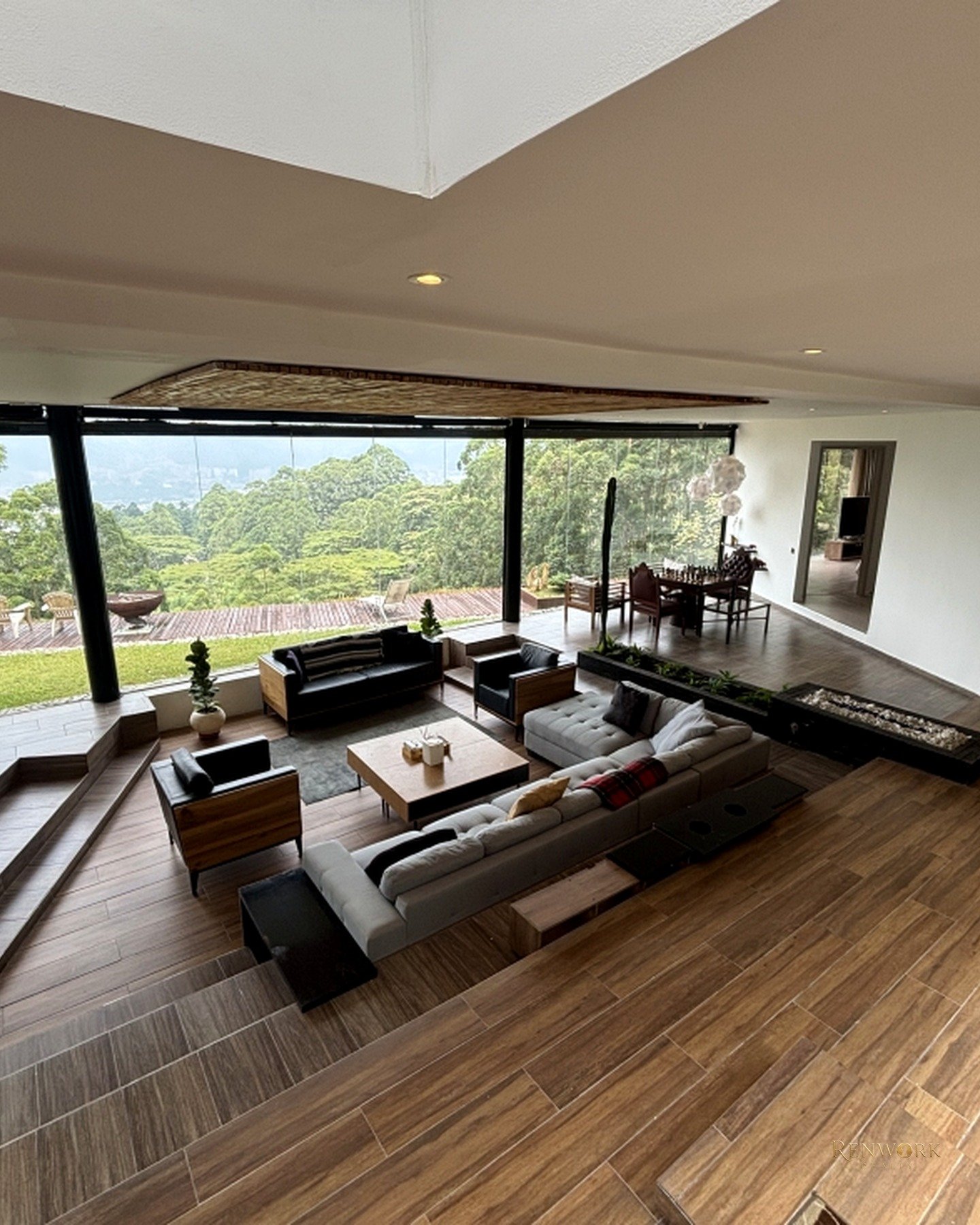 Vista de CASA PARA VENTA O ARRIENDO SECTOR EL POBLADO, MEDELLÍN