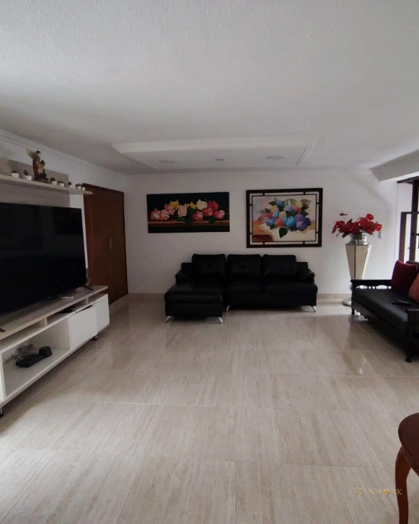 CASA PRIMER PISO LAURELES LA CASTELLANA CERCA AL EXITO DE LA 80 · foto 4