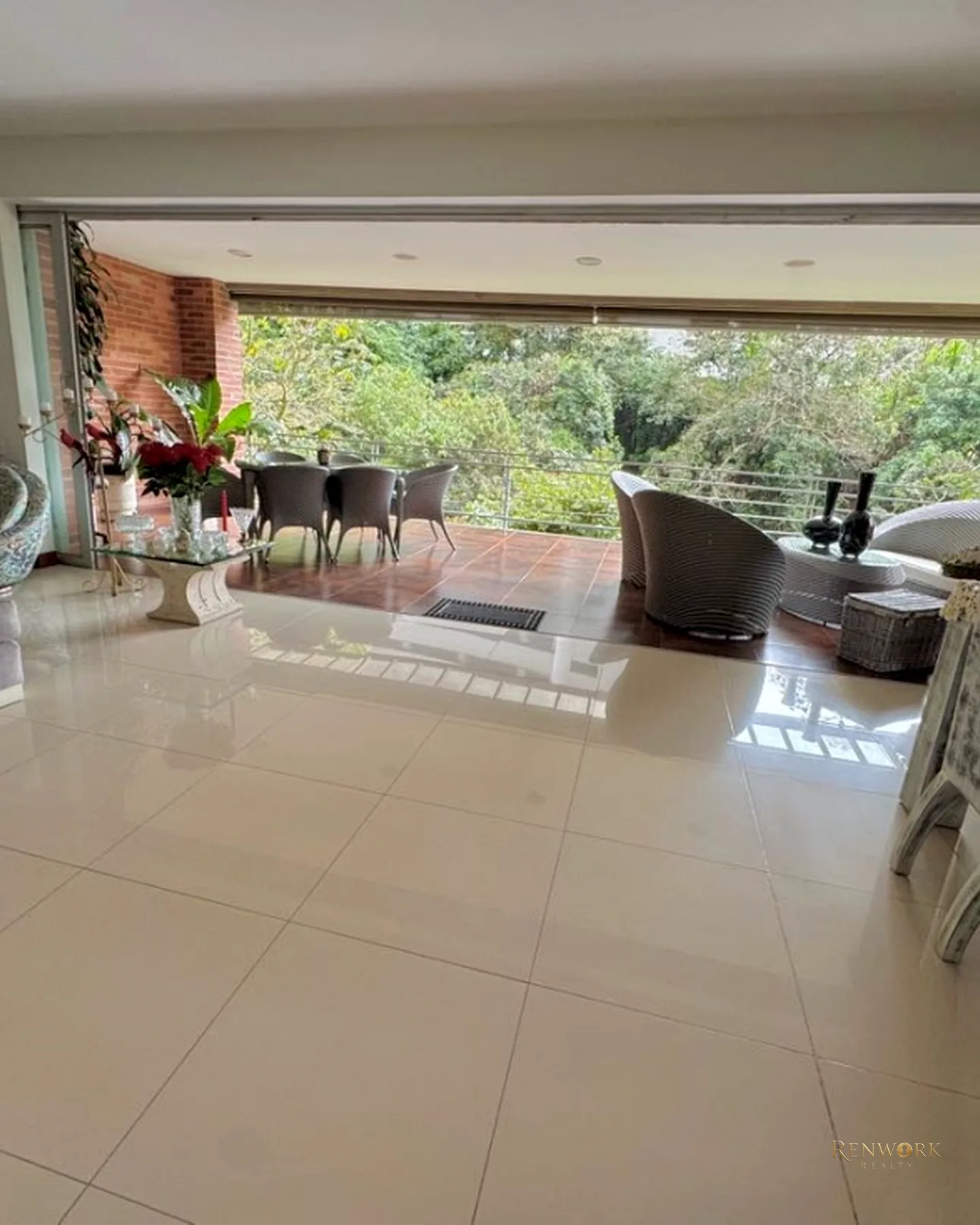 CASA SECTOR BENEDICTINOS CON GRAN JARDÍN · foto 2
