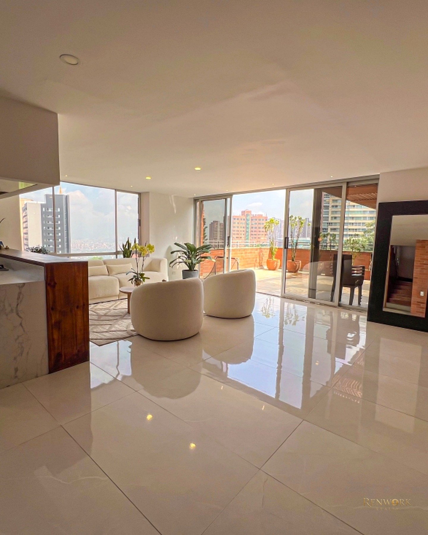 DUPLEX CON TERRAZA CERCA AL TESORO 3 HABITACIONES, IDEAL PARA NIÑOS · foto 5