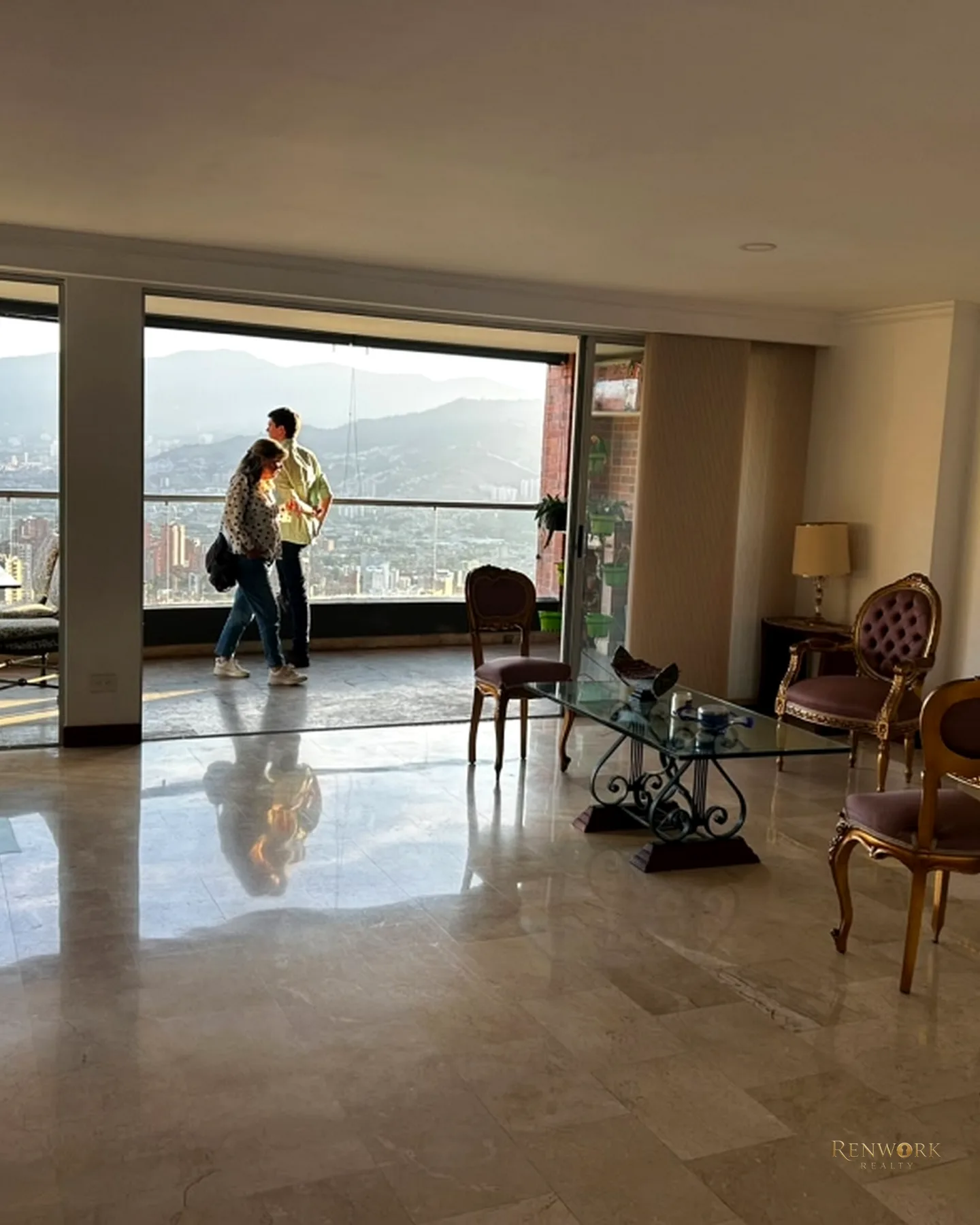EN VENTA: EXCLUSIVO APARTAMENTO SECTOR EL CES, POBLADO PARTE ALTA · foto 3