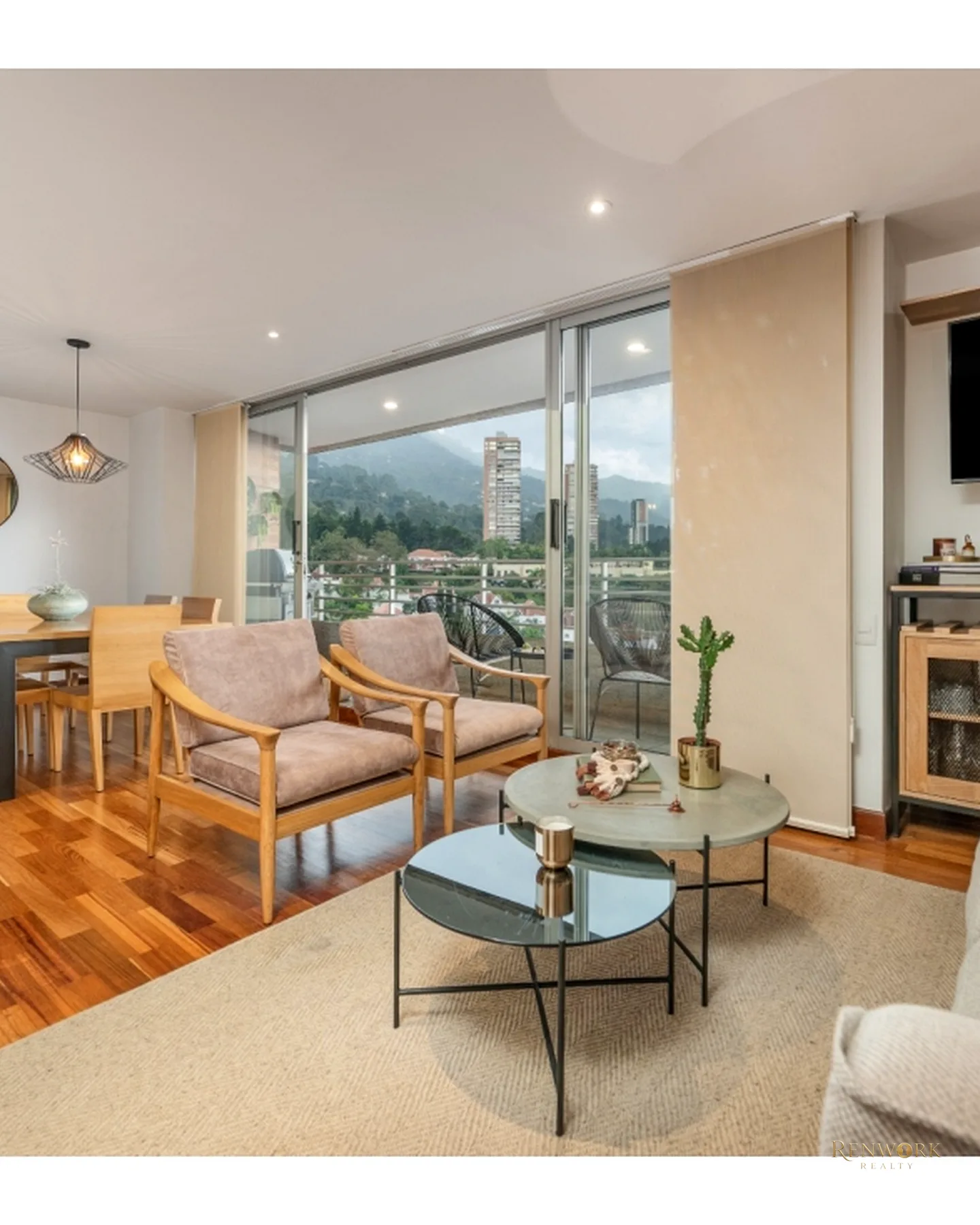 EN VENTA: EXCLUSIVO APARTAMENTO SECTOR EL TESORO, POBLADO · foto 2
