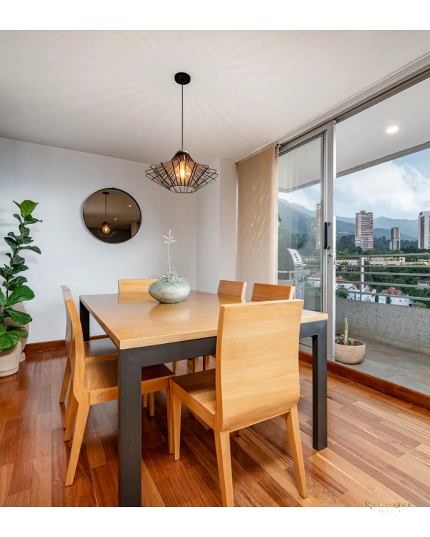 EN VENTA: EXCLUSIVO APARTAMENTO SECTOR EL TESORO, POBLADO · foto 4