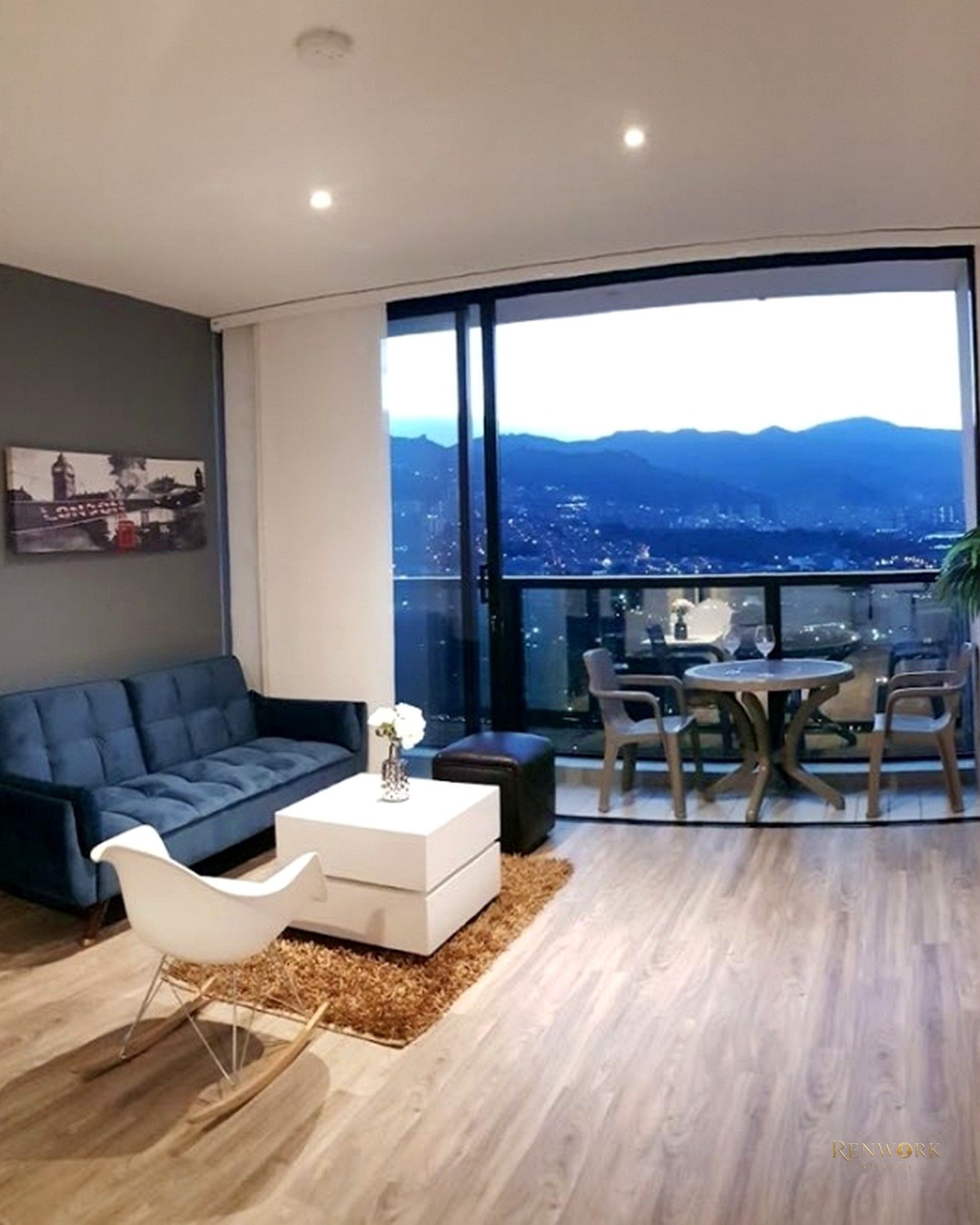Vista de ESPECTACULAR APARTAESTUDIO EN LA MILLA DE ORO